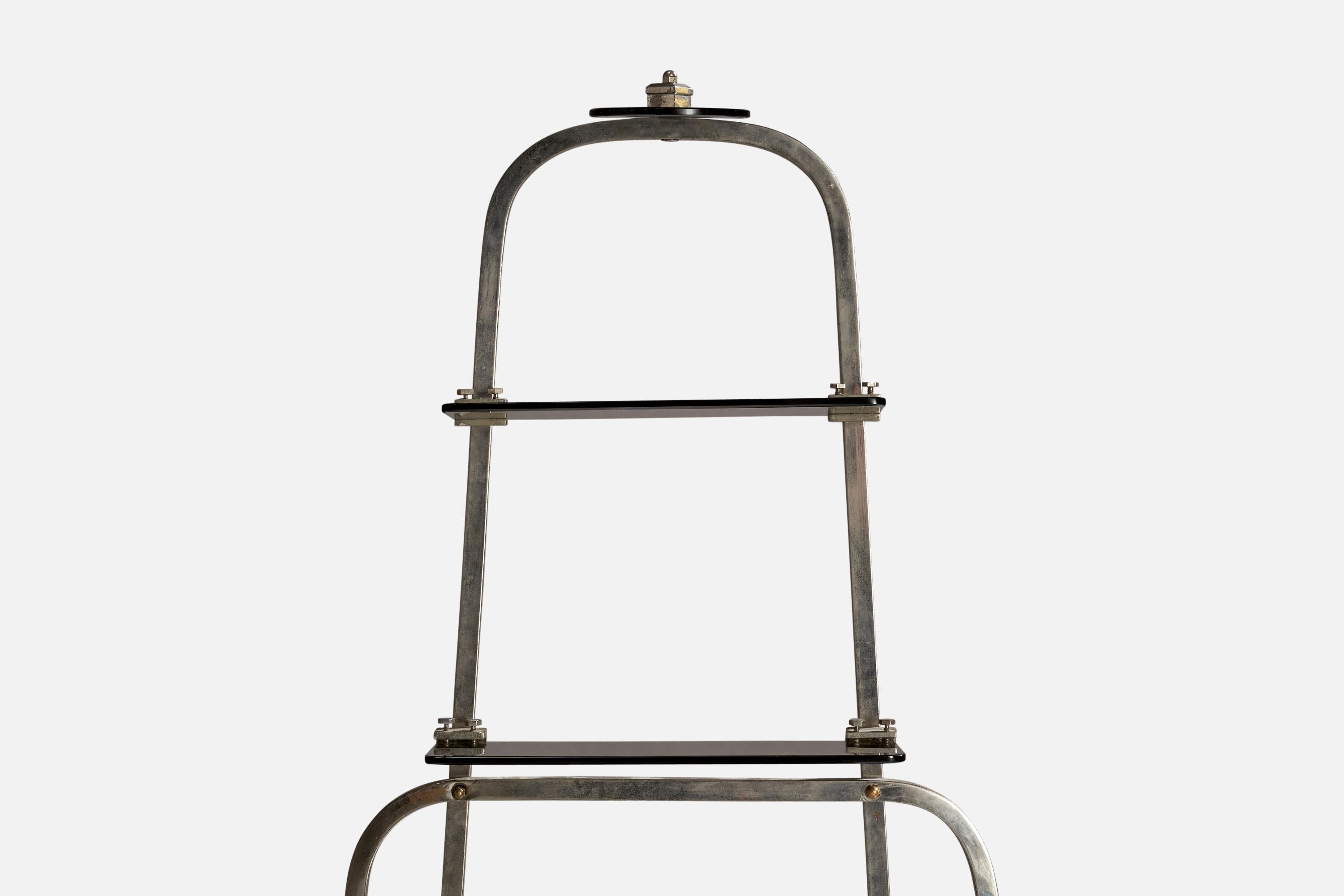 Designer italiano, Etagere, metallo cromato, vetro, Italia, anni '40 in vendita 3