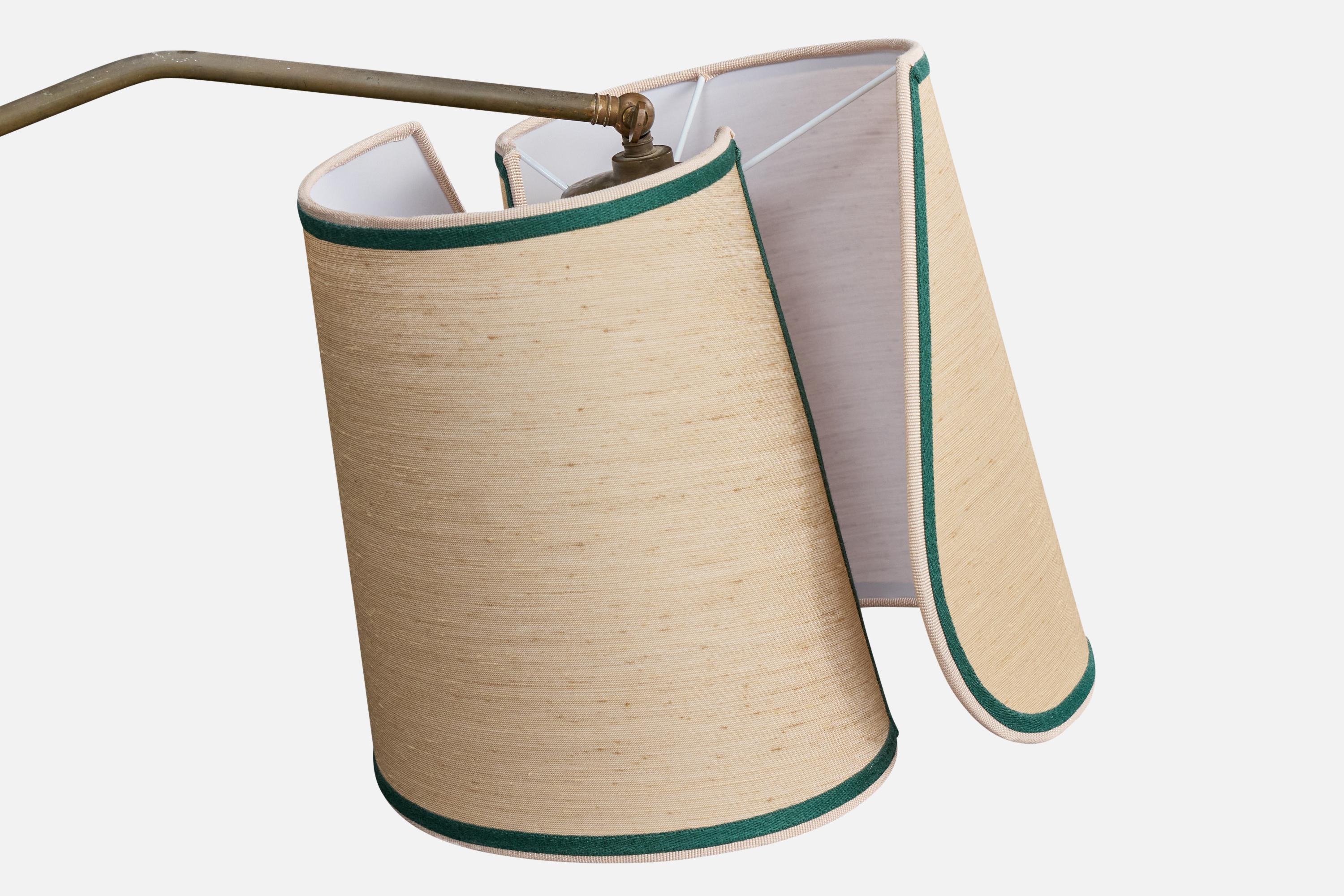 Italiano Lampada da terra di design italiano, ottone, tessuto, Italia, anni '40 in vendita