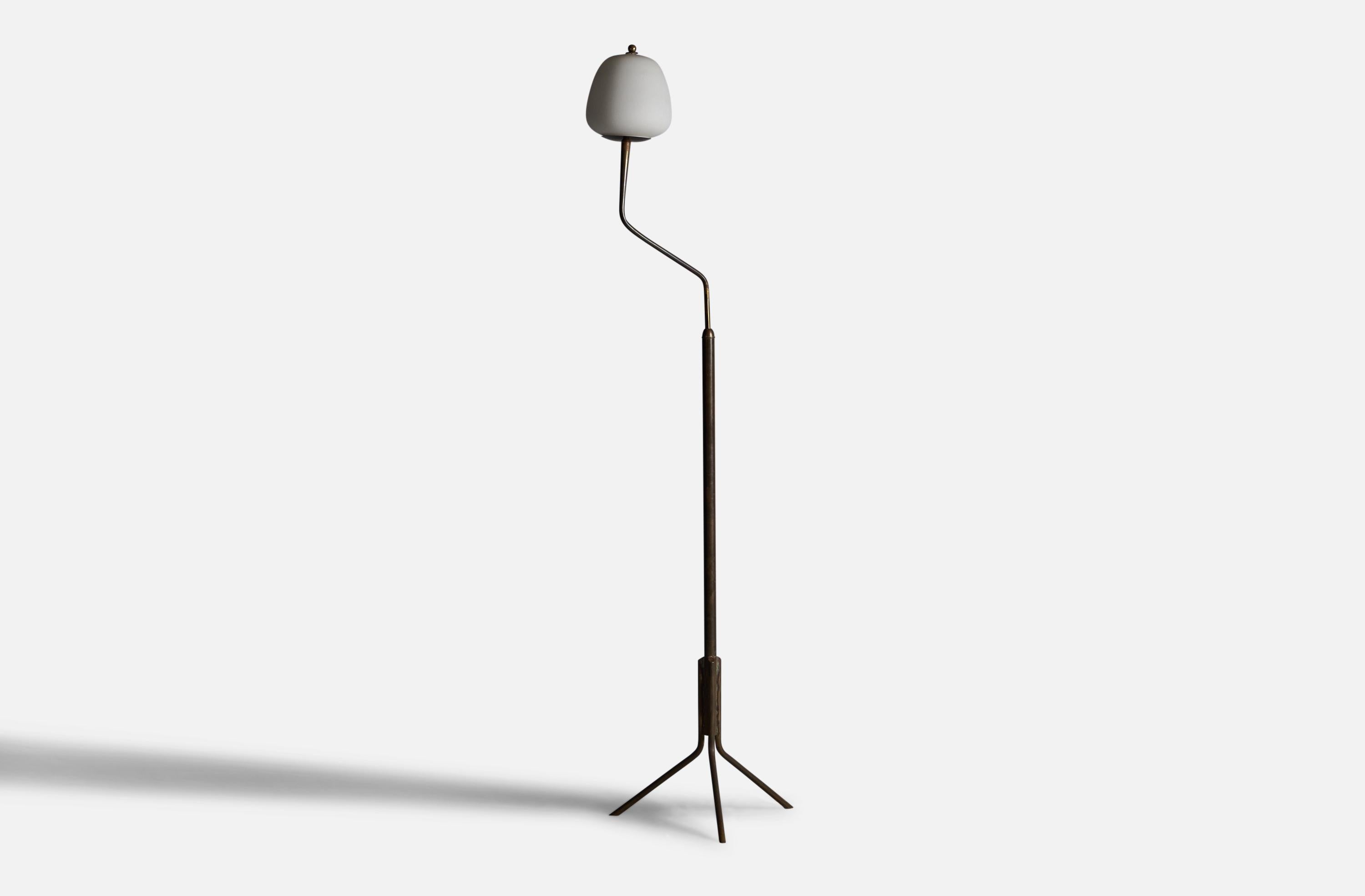 A brass and glass floor lamp, designed and produced in Italy, c. 1950s.

Overall Dimensions: 72.5