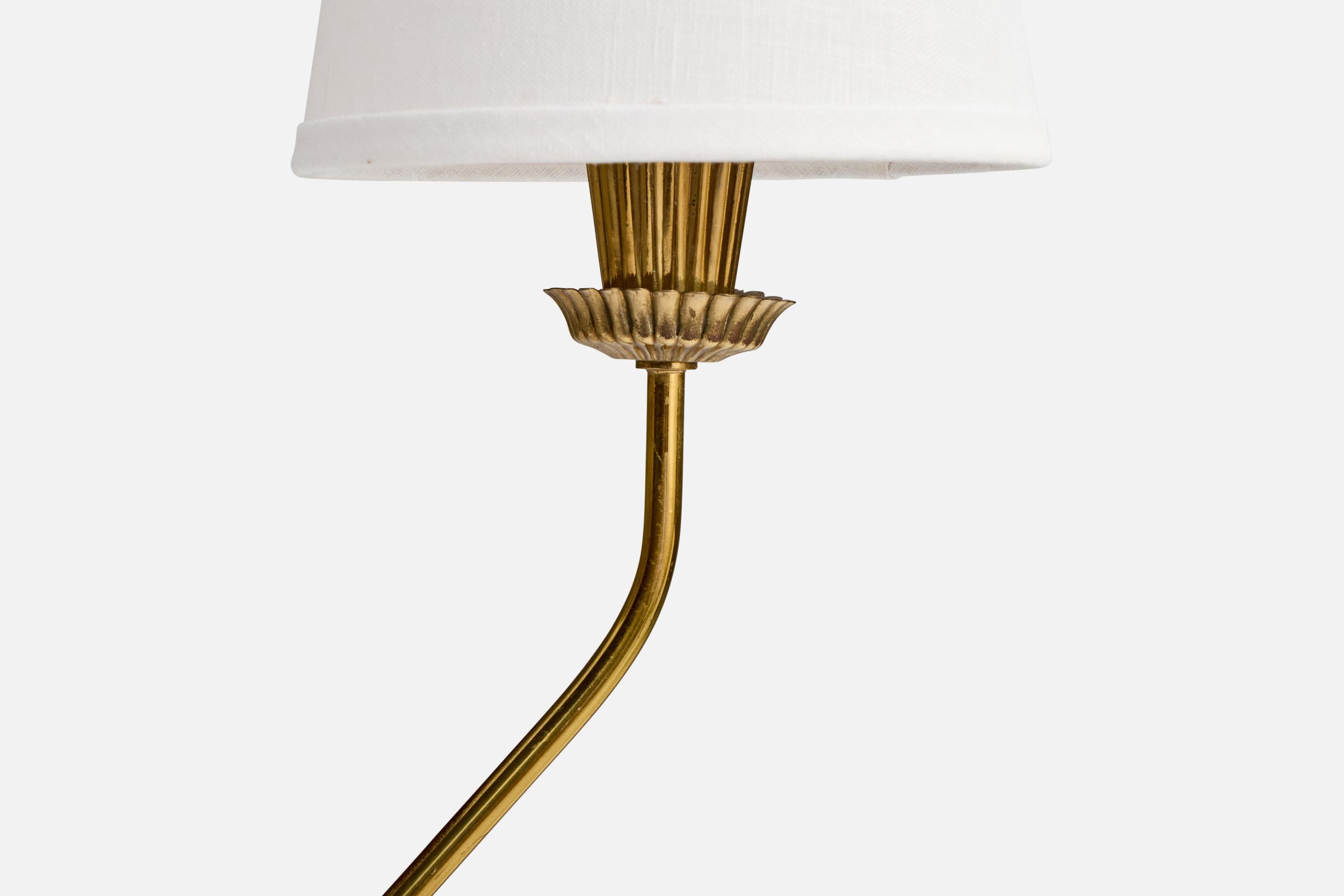 Lampada da terra di design italiano, ottone, metallo, tessuto, Italia, anni '1950 In condizioni buone in vendita a High Point, NC