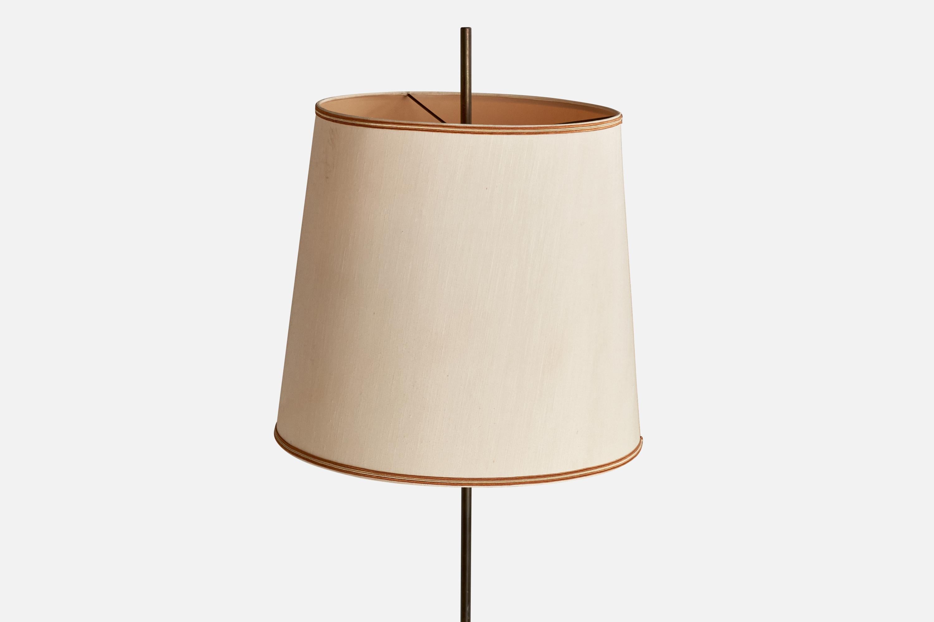 Mid-Century moderno Lampada da terra di design italiano, noce, ottone, tessuto, Italia, anni '40 in vendita