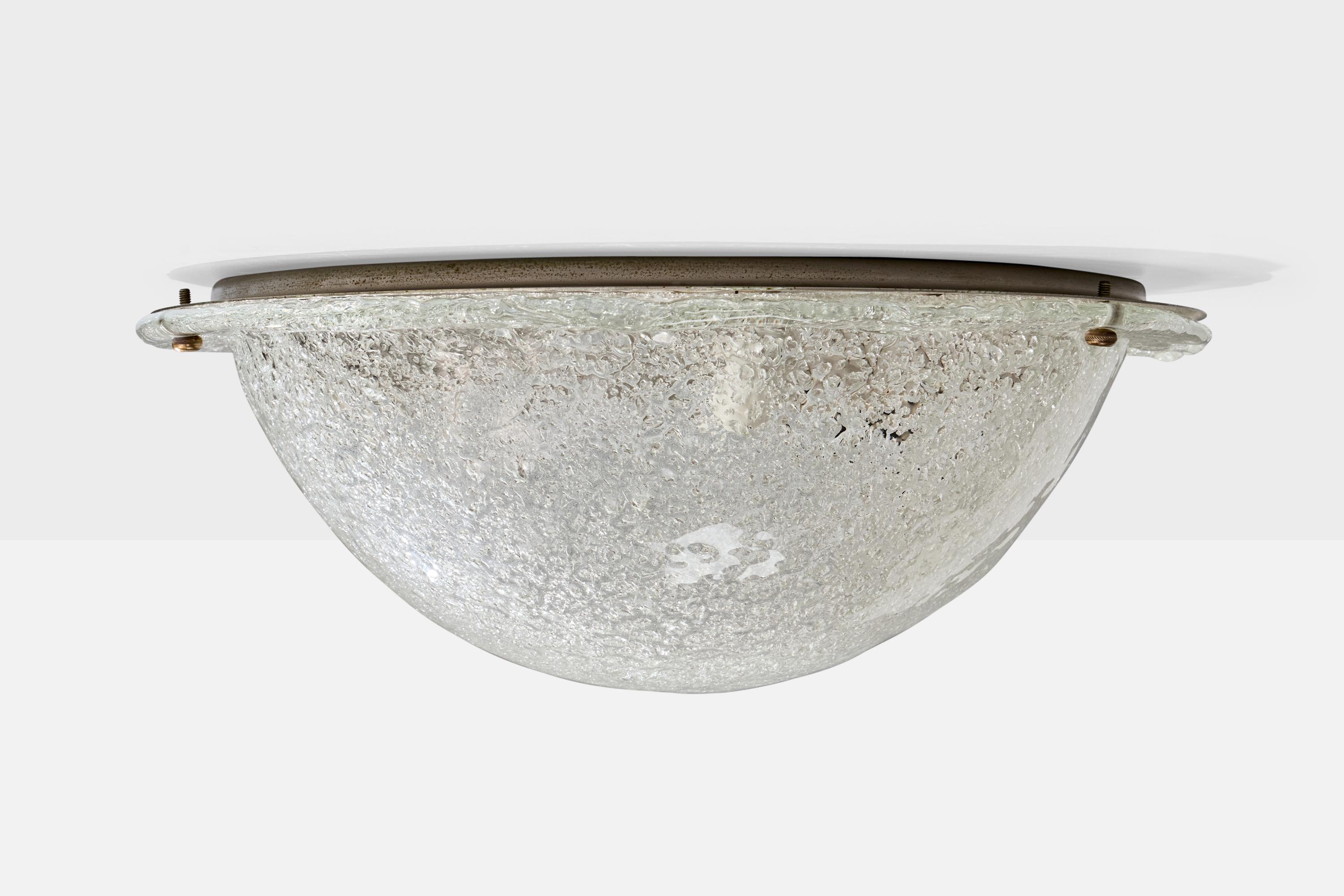 Suédois Designer italien, affleurant, verre, laiton, Italie, années 1970 en vente