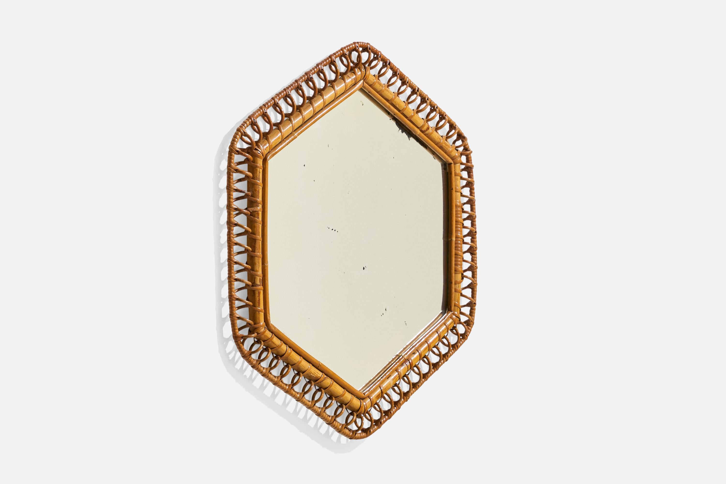 Sechseckiger italienischer Designer-Wandspiegel, Rattan, Spiegel, Italien, ca. 1950er Jahre (Moderne der Mitte des Jahrhunderts) im Angebot