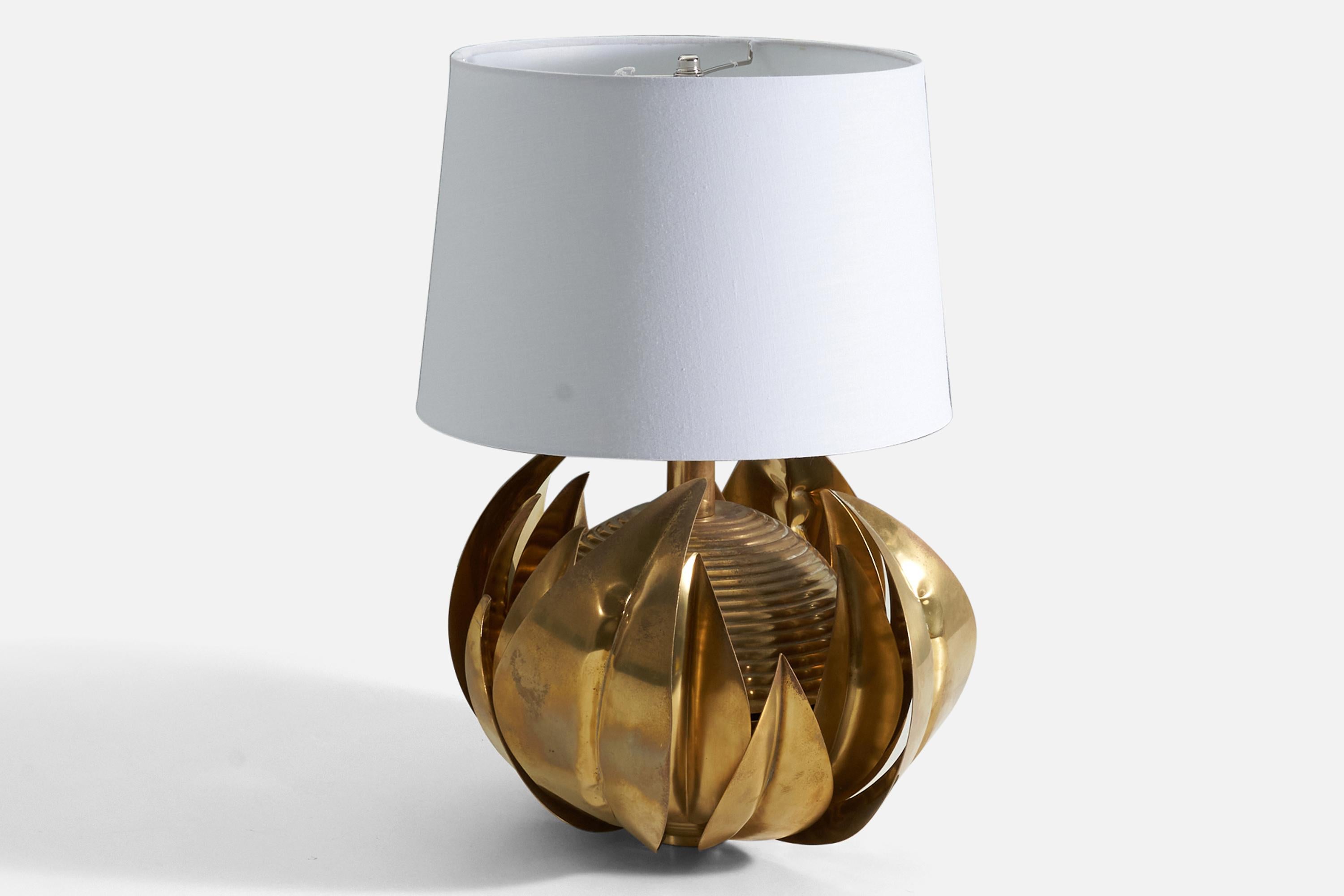 Italian Designer, Large Sculptural Table Lamp, Brass, Italy, 1970s In Good Condition For Sale In High Point, NC