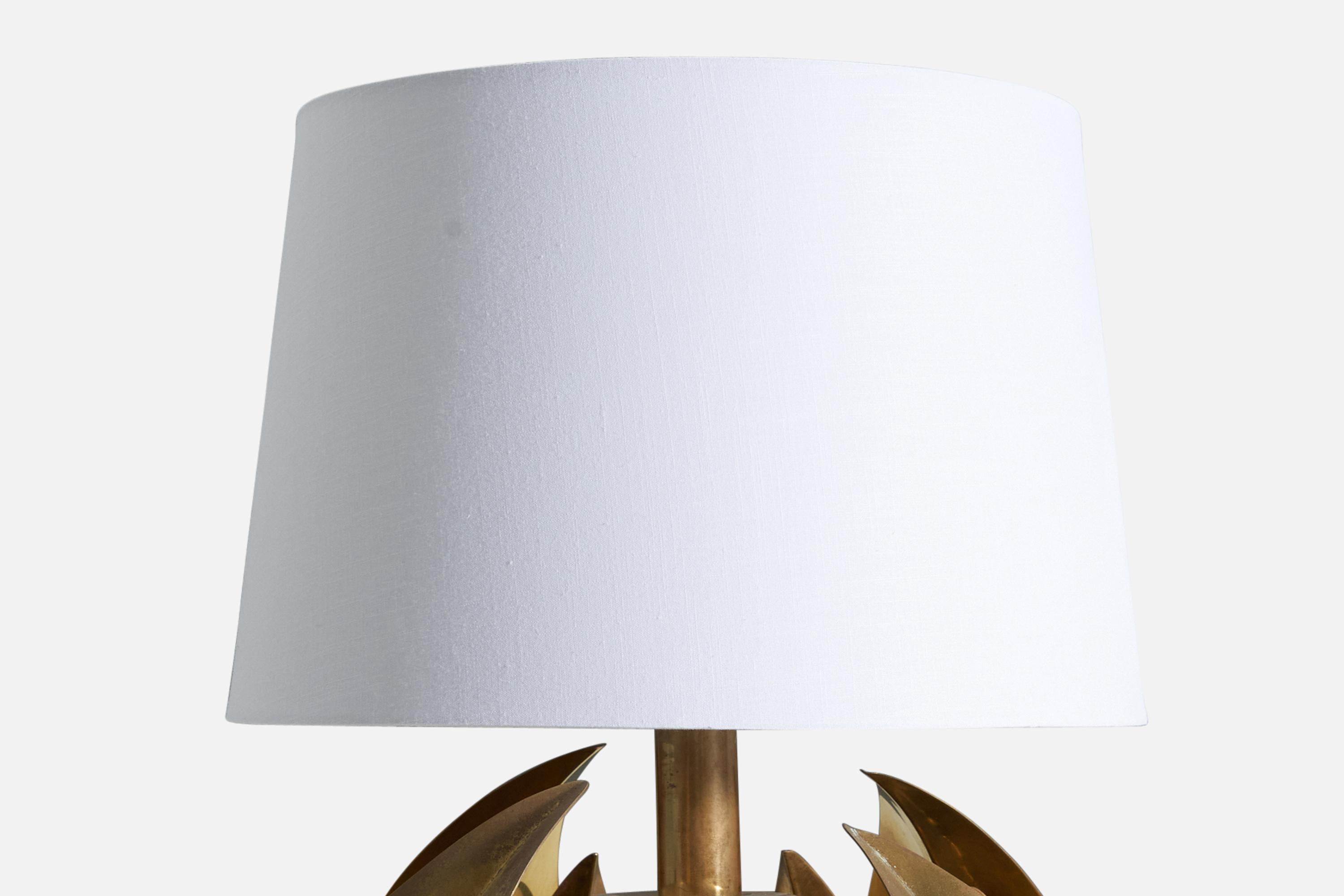 Late 20th Century Italian Designer, Large Sculptural Table Lamp, Brass, Italy, 1970s For Sale