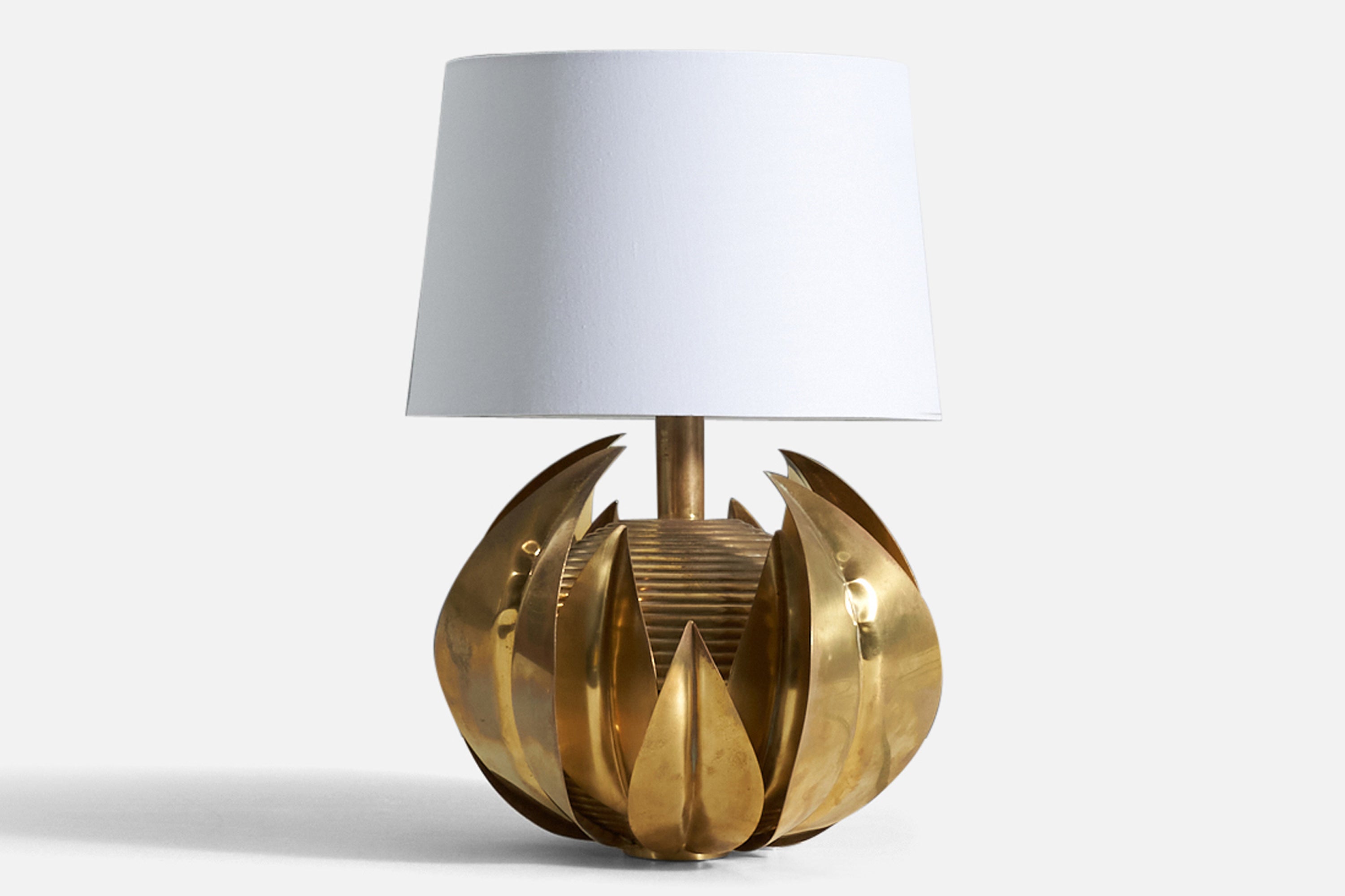 Italian Designer, Large Sculptural Table Lamp, Brass, Italy, 1970s For Sale