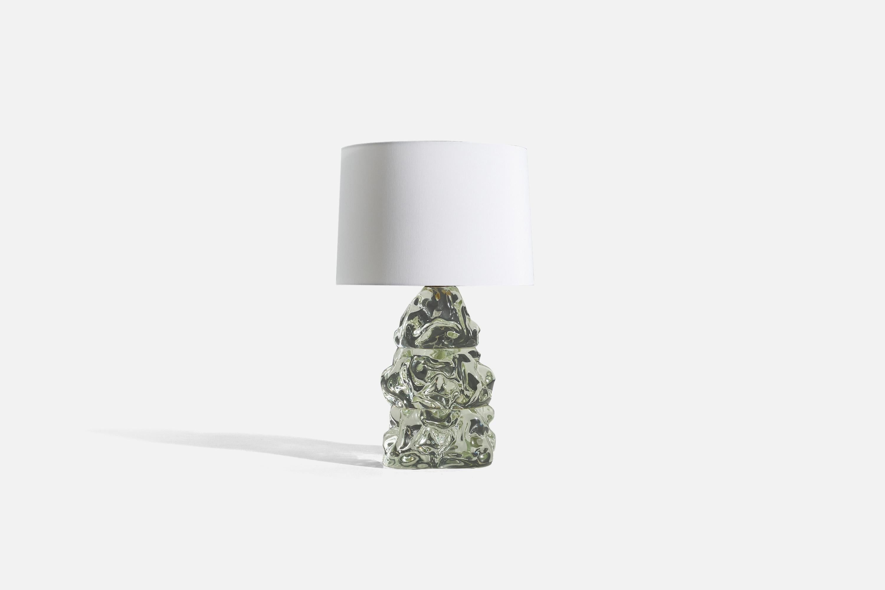 Lámpara de sobremesa de cristal y latón, diseñada y fabricada en Italia, años 40.