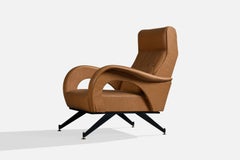 Designer italiano, poltrona, vinile, metallo, ottone, Italia, anni '60
