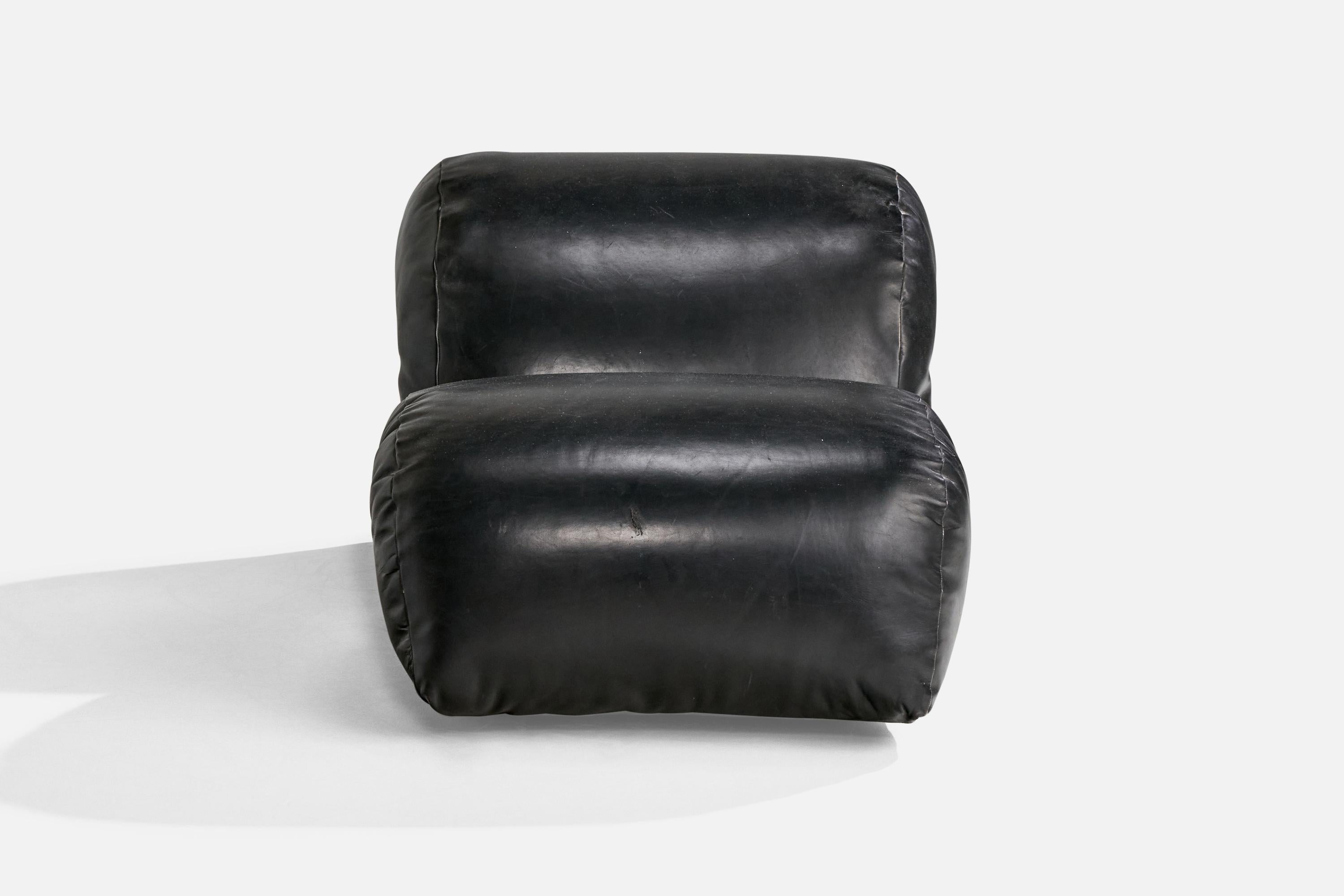 Italian Designer, Lounge Chair with Ottoman, Leatherette, Steel, Italy, 1970s In Good Condition For Sale In High Point, NC