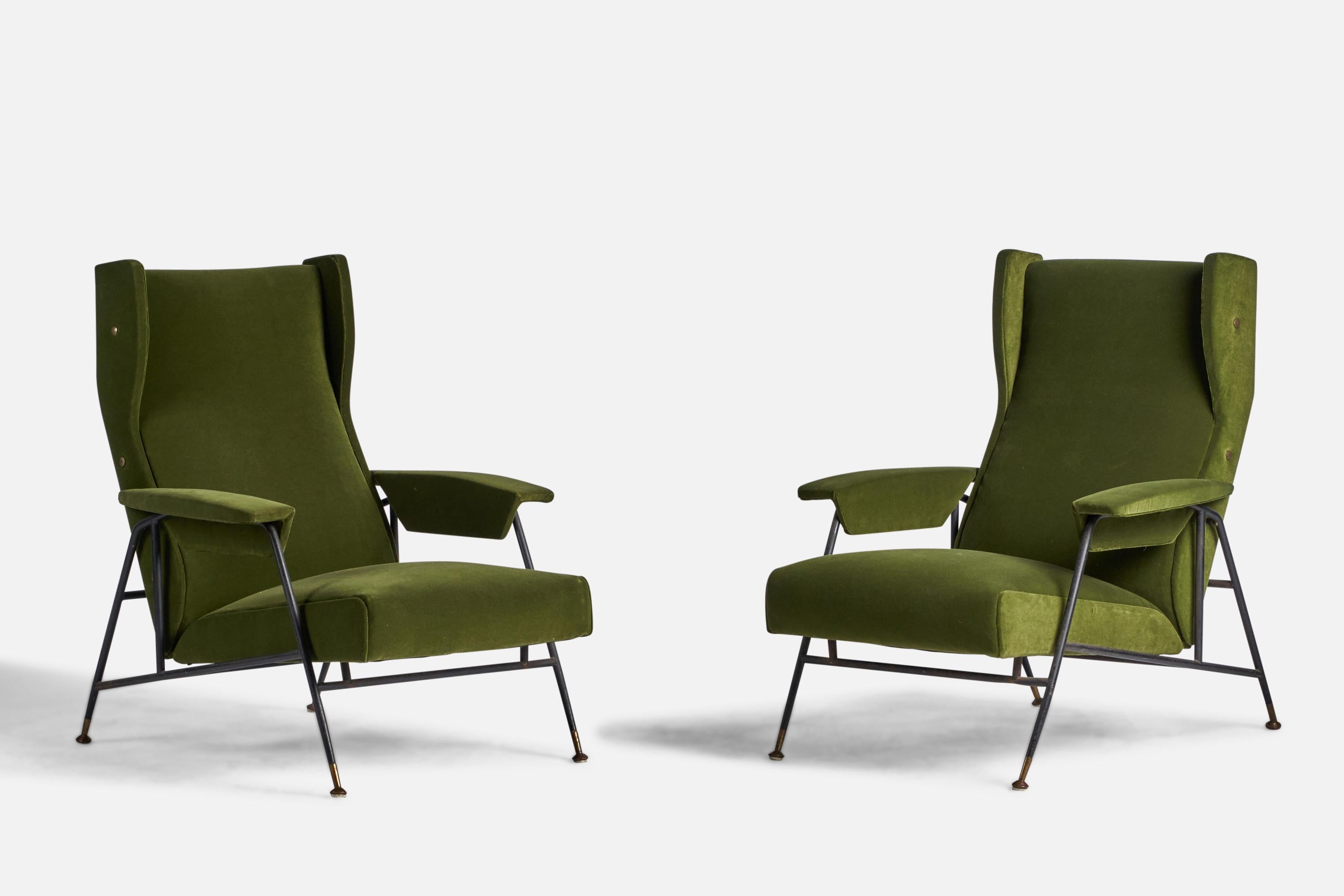 A pair of adjustable black-lacquered metal and green velvet fabric lounge chairs designed and produced in Italy, 1950s. 
Seat height: 15.35” H
Reupholstered in brand new velvet fabric.