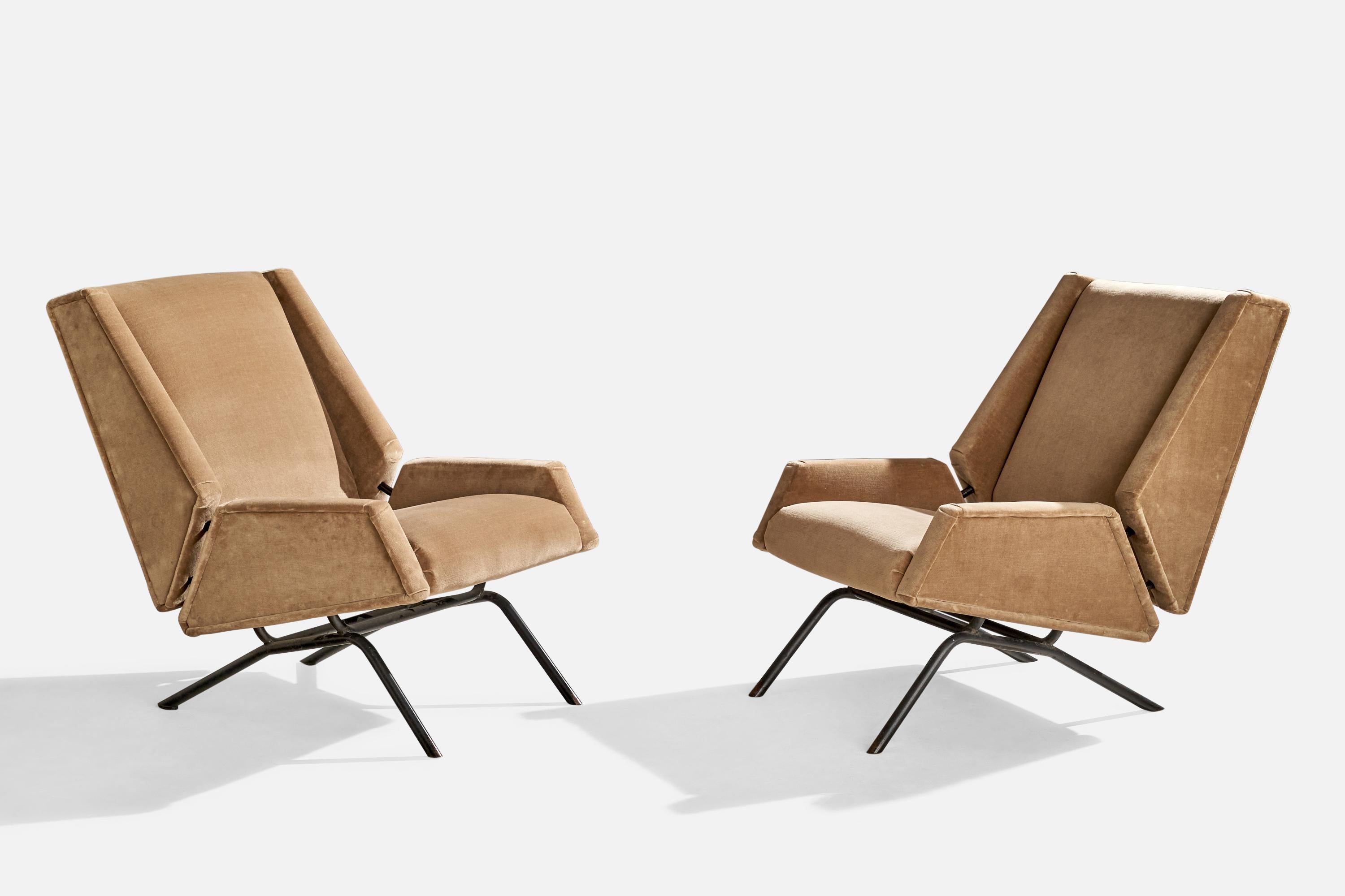 A pair of beige velvet and black-painted metal lounge chairs designed and produced in Italy, c. 1950s.

Overall Dimensions: 34.5