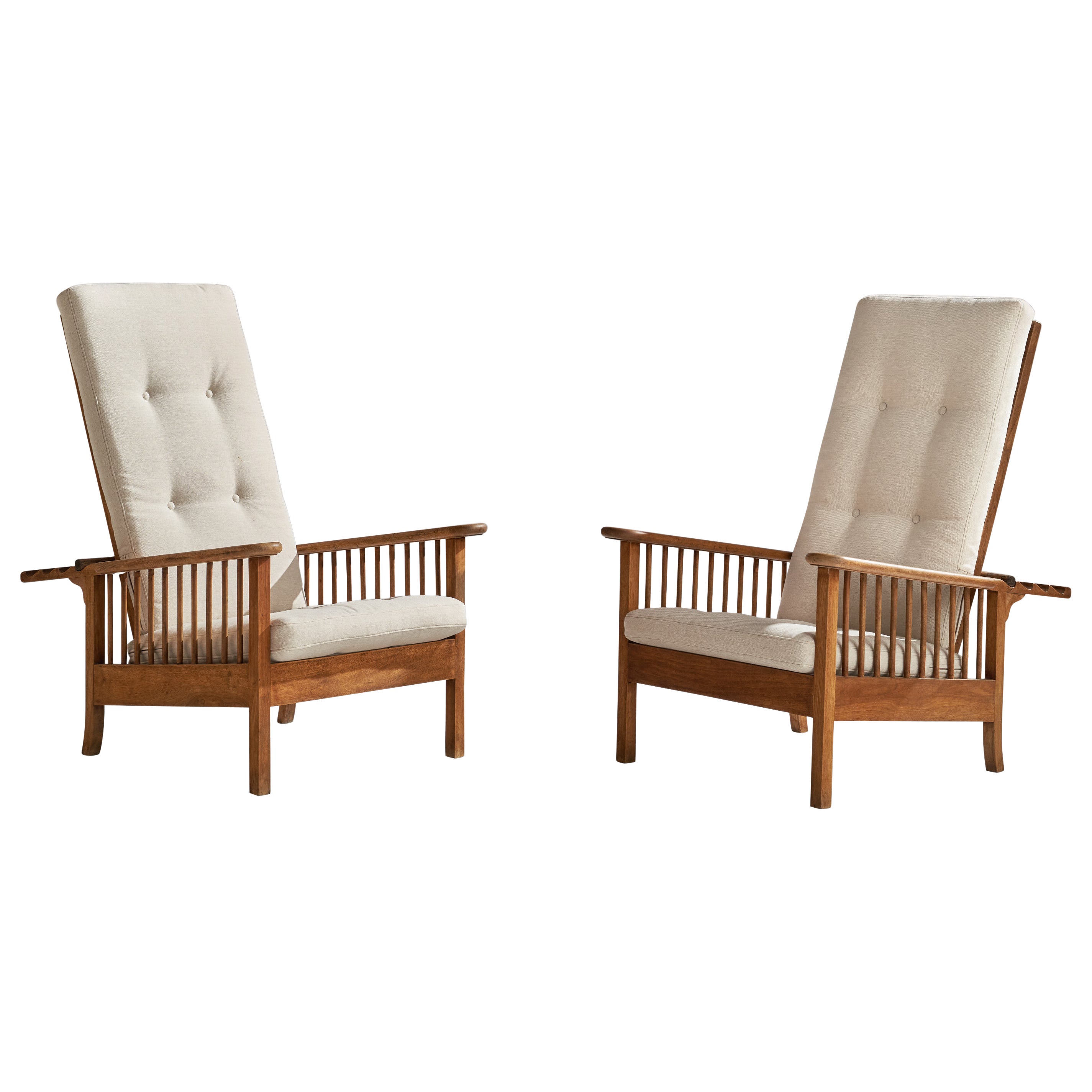 Designer italien, fauteuils de salon, chêne, laiton, tissu, Italie, années 1940