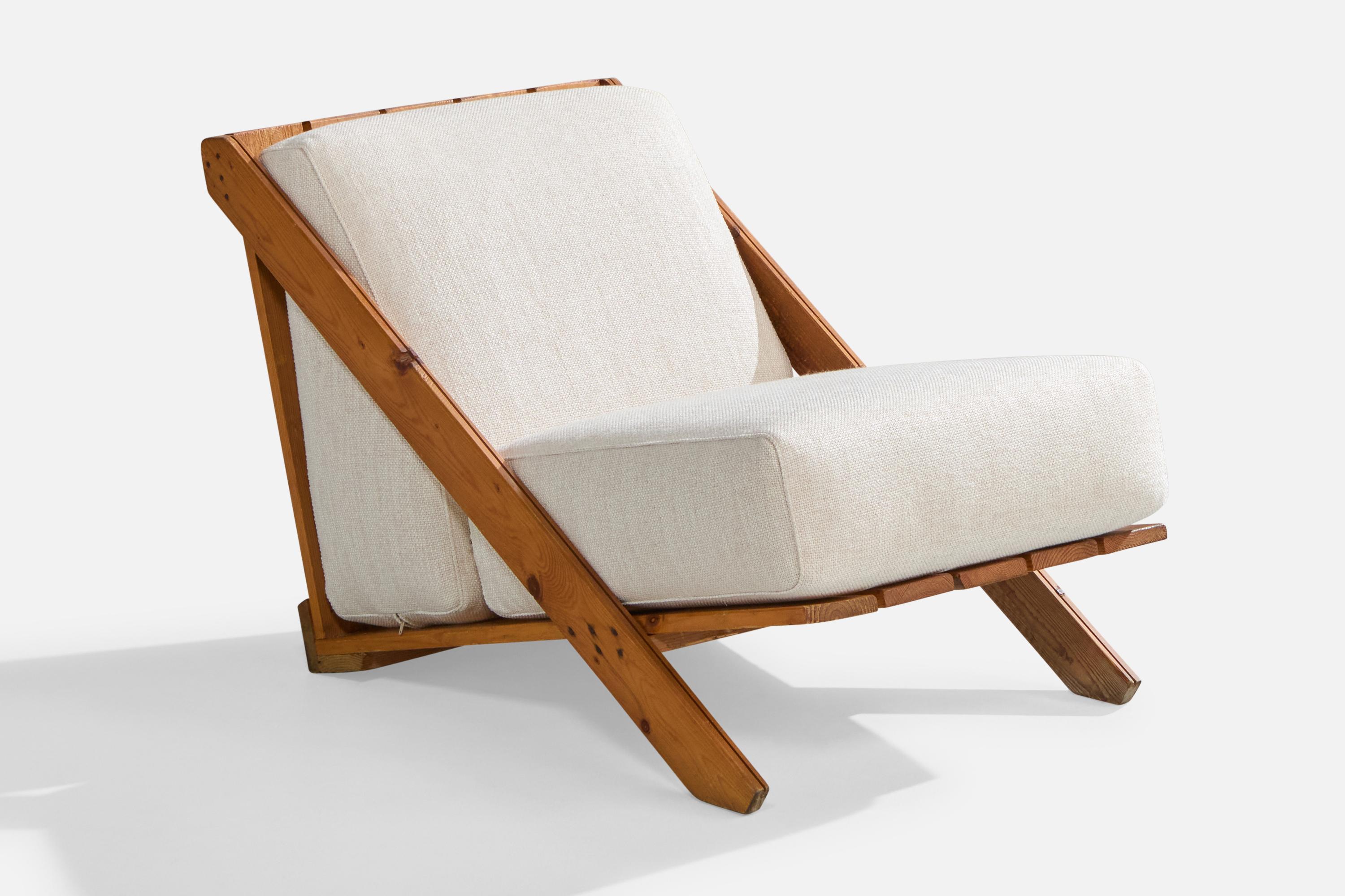 Late 20th Century Italian Designer, Lounge Chairs, Pine, Fabric, Italy, 1970s For Sale