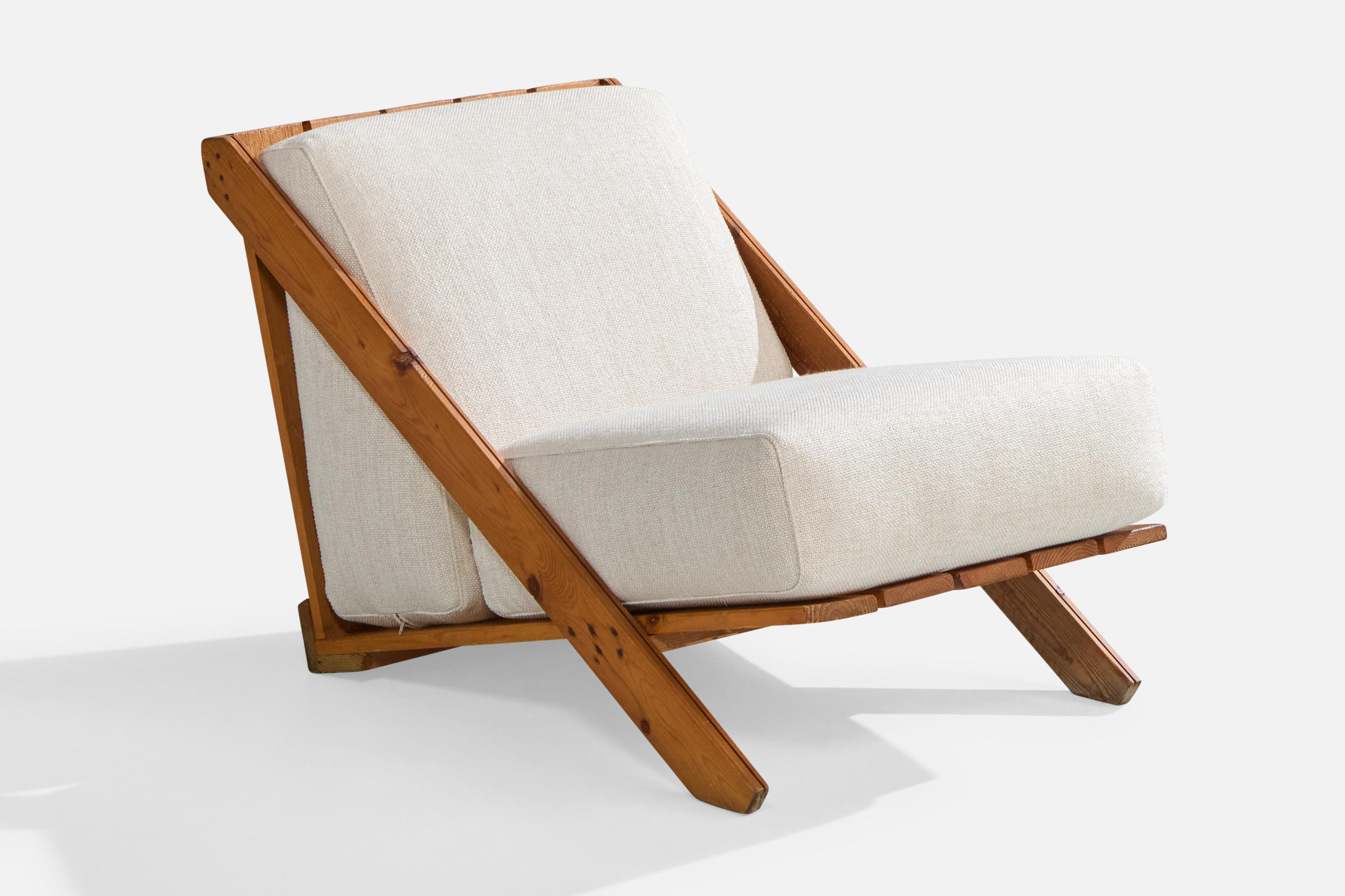 Late 20th Century Italian Designer, Lounge Chairs, Pine, Fabric, Italy, 1970s