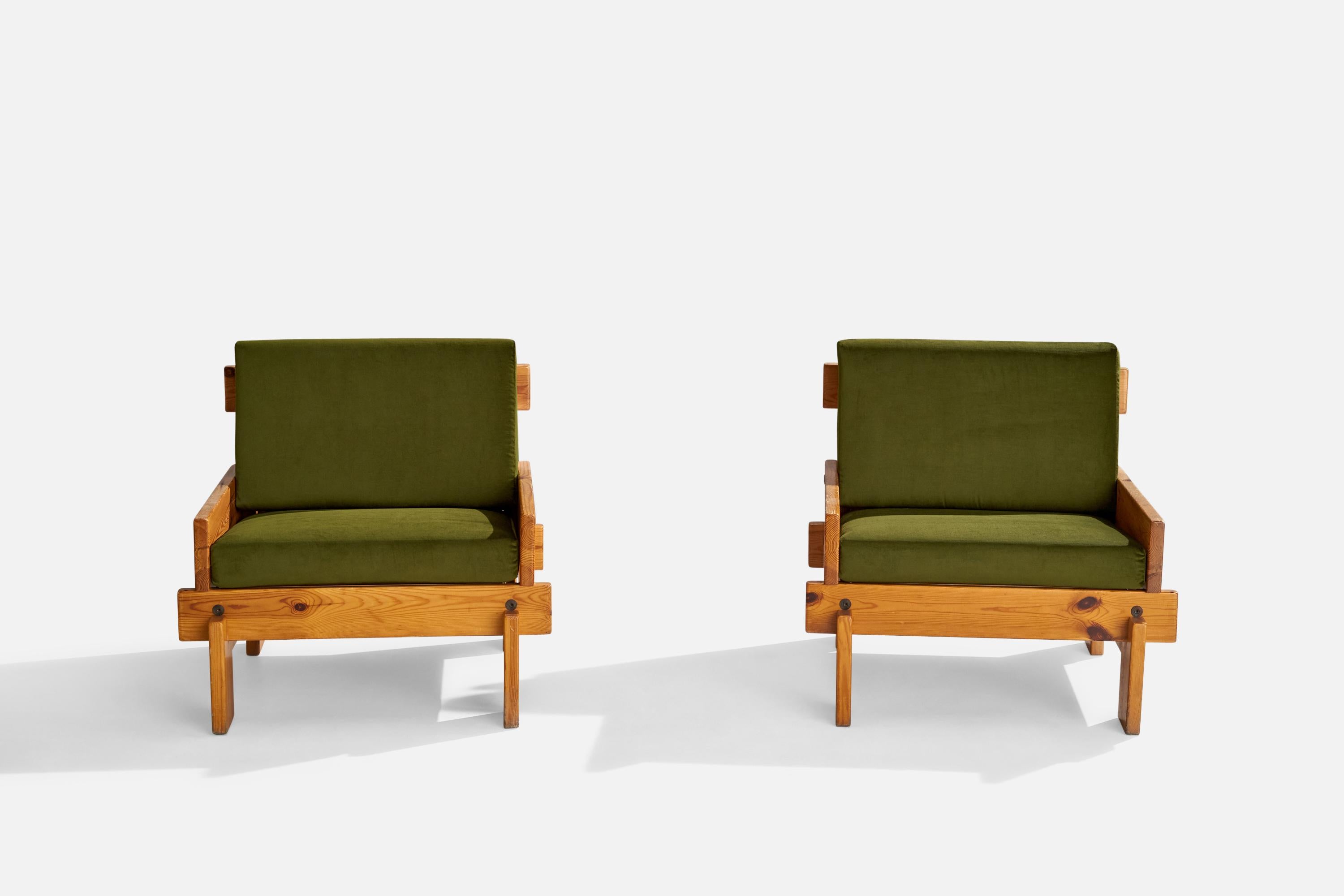Italian Designer, Lounge Chairs, Pine, Velvet, Italy, 1970s For Sale 2