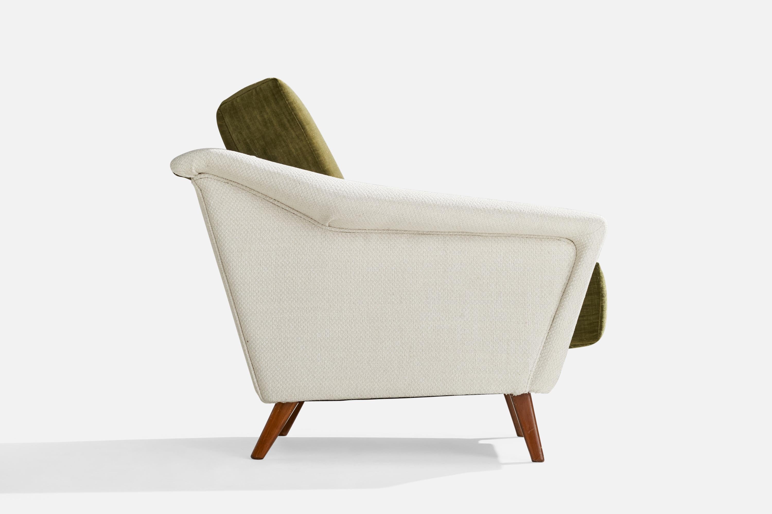 Italian Designer, Lounge Chairs, Velvet, Fabric, Walnut, Italy, 1950s For Sale 2