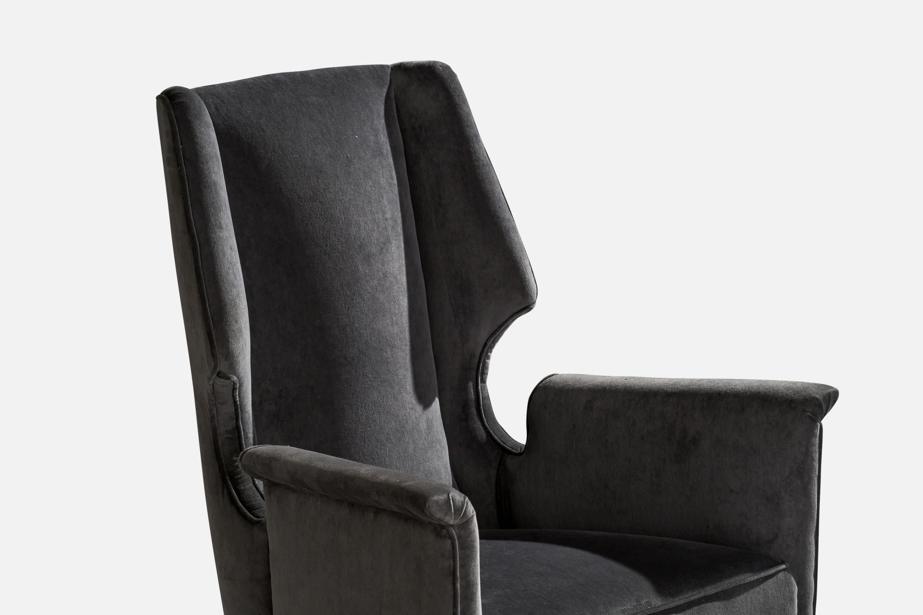Italian Designer, Lounge Chairs, Velvet, Wood, Italy, 1940s For Sale 4