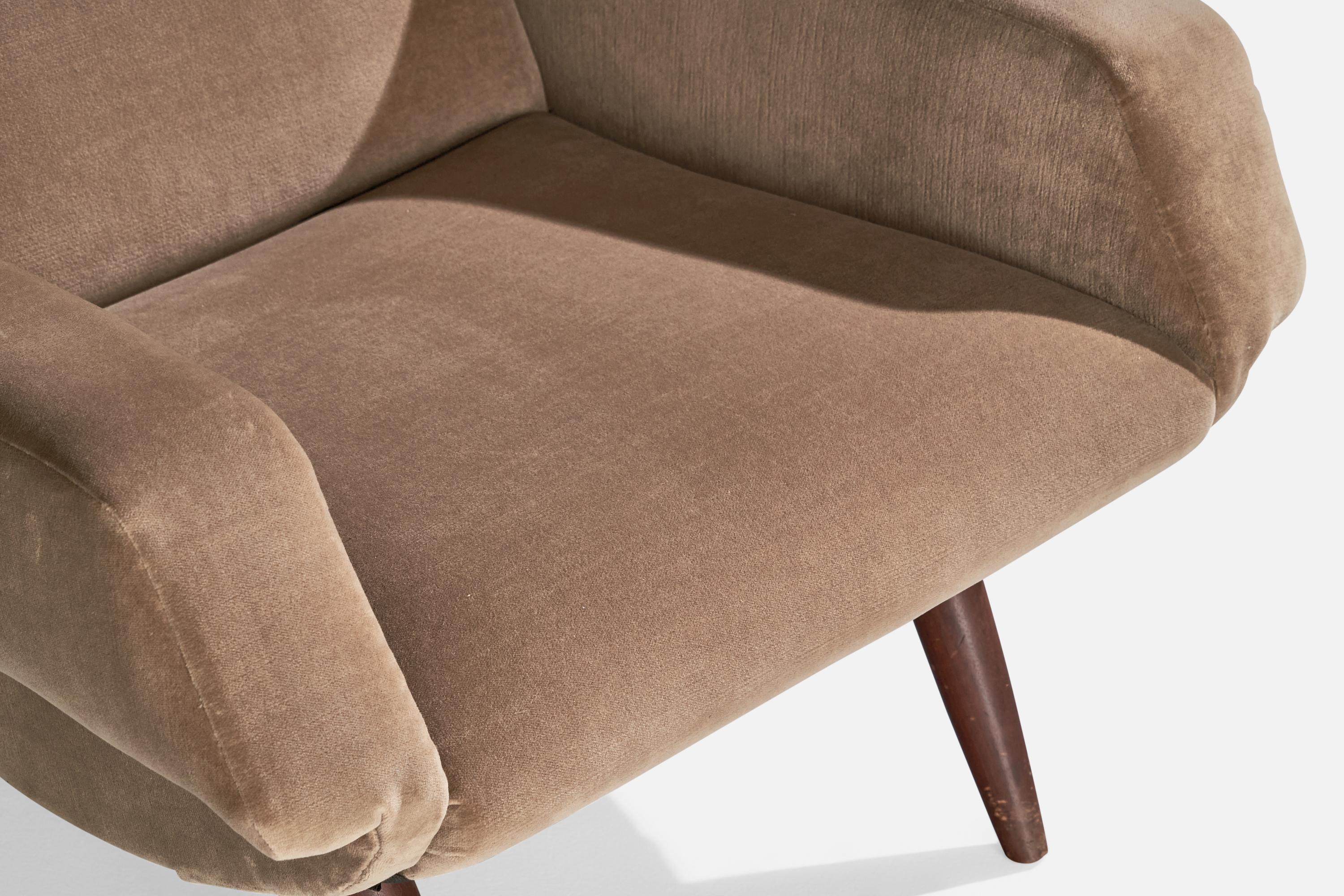 Italian Designer, Lounge Chairs, Velvet, Wood, Italy, 1950s For Sale 5