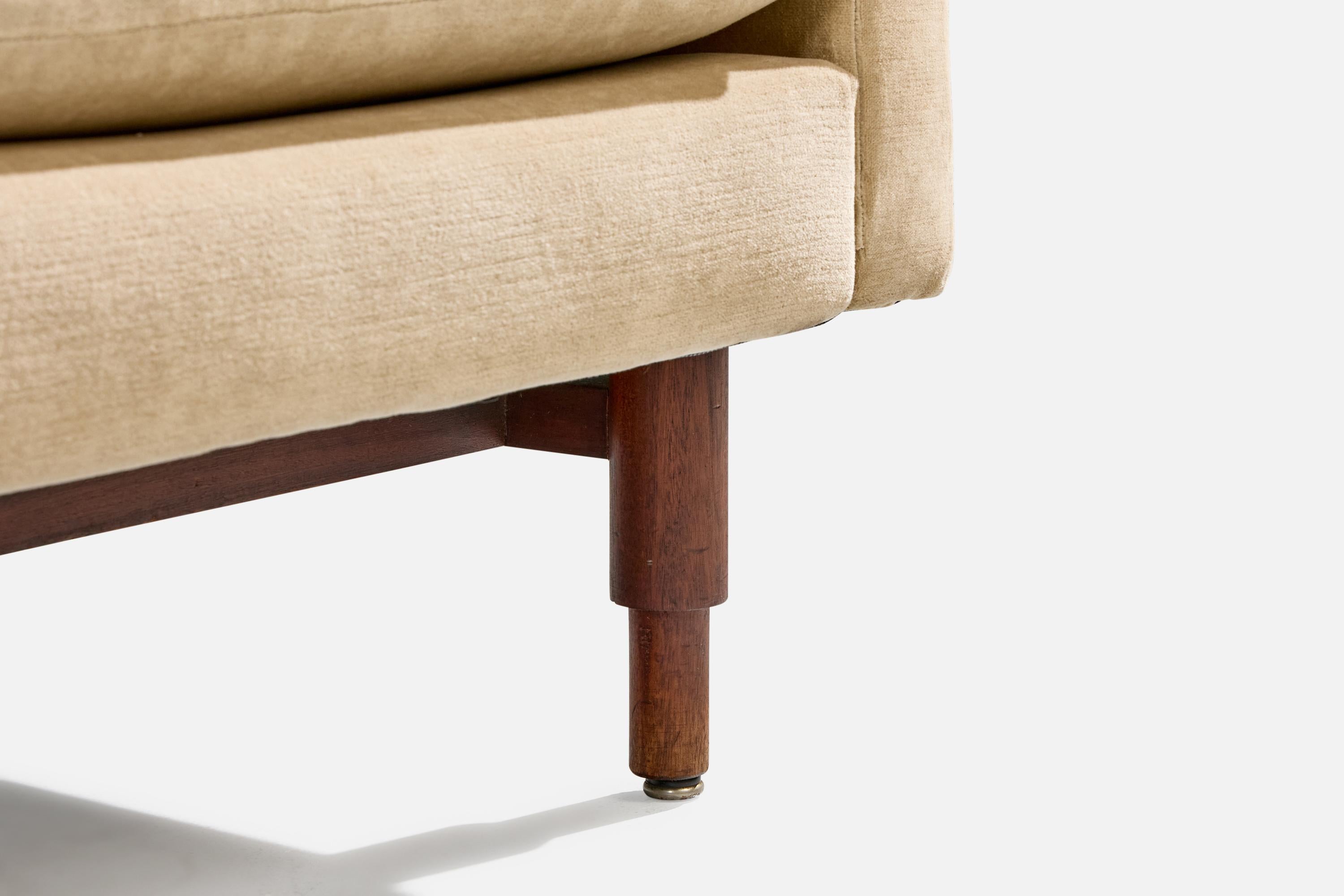Italian Designer, Lounge Chairs, Velvet, Wood, Italy, 1950s en vente 7