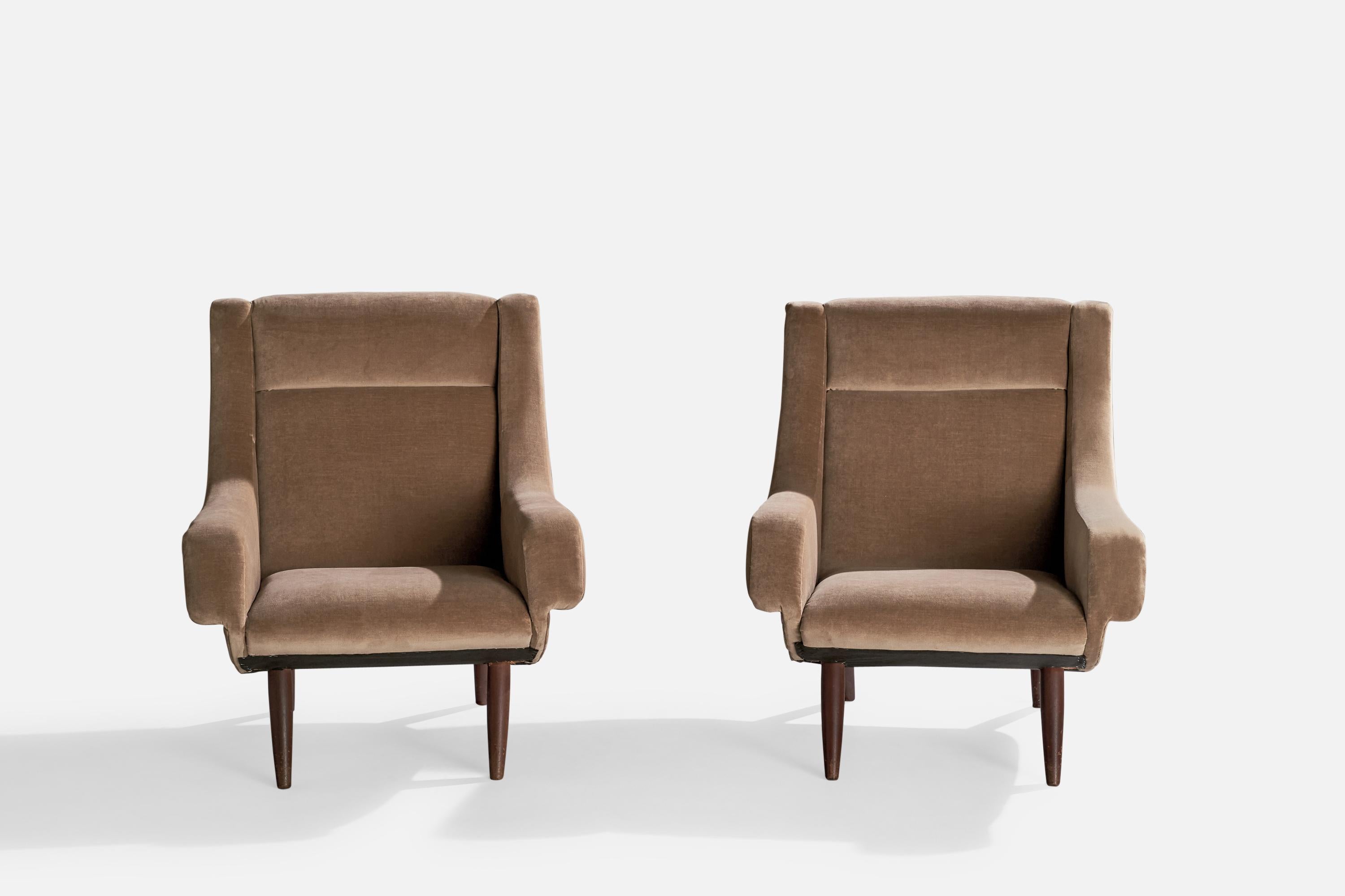 Italian Designer, Lounge Chairs, Velvet, Wood, Italy, 1950s In Good Condition For Sale In High Point, NC