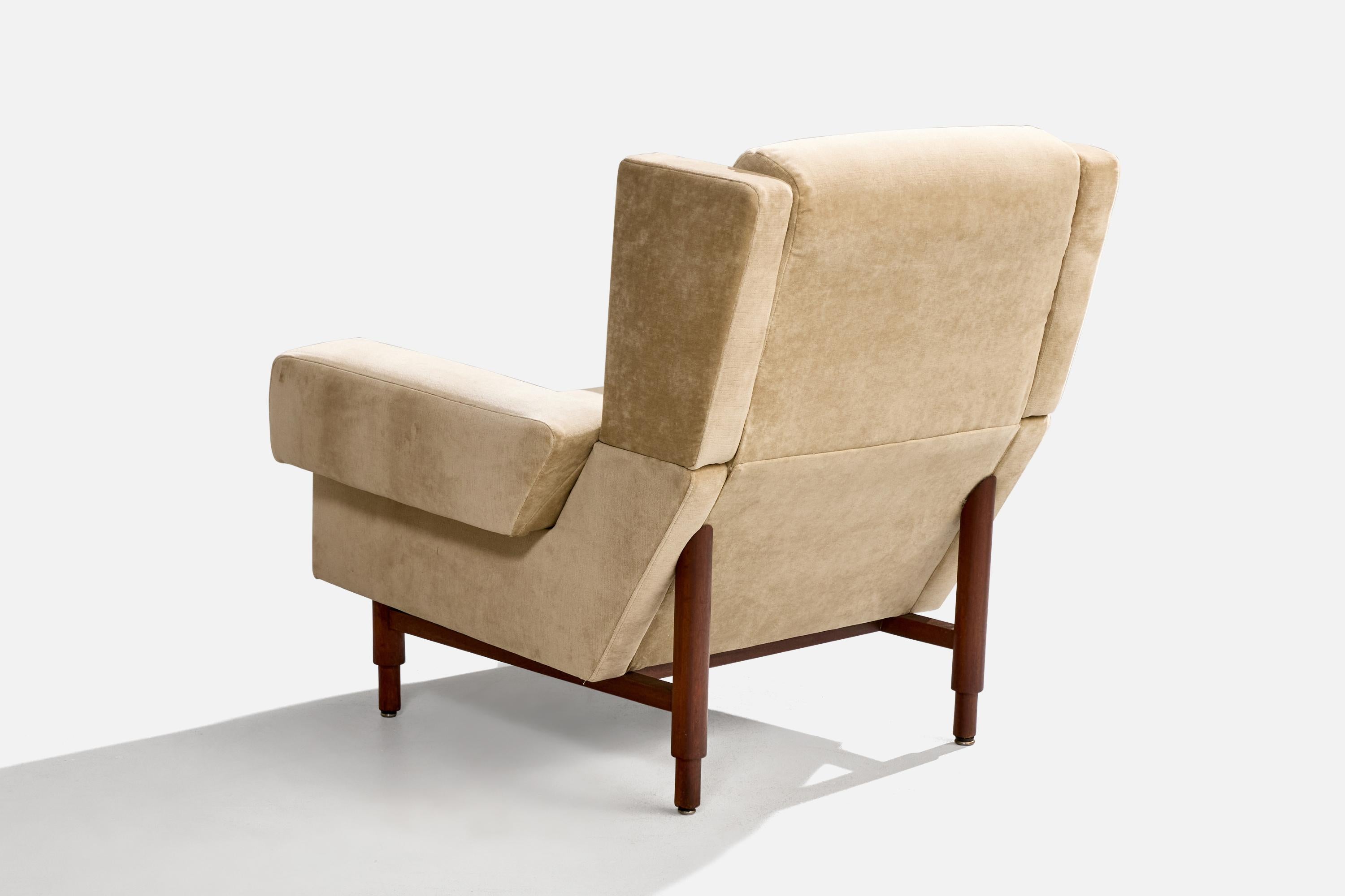Milieu du XXe siècle Italian Designer, Lounge Chairs, Velvet, Wood, Italy, 1950s en vente