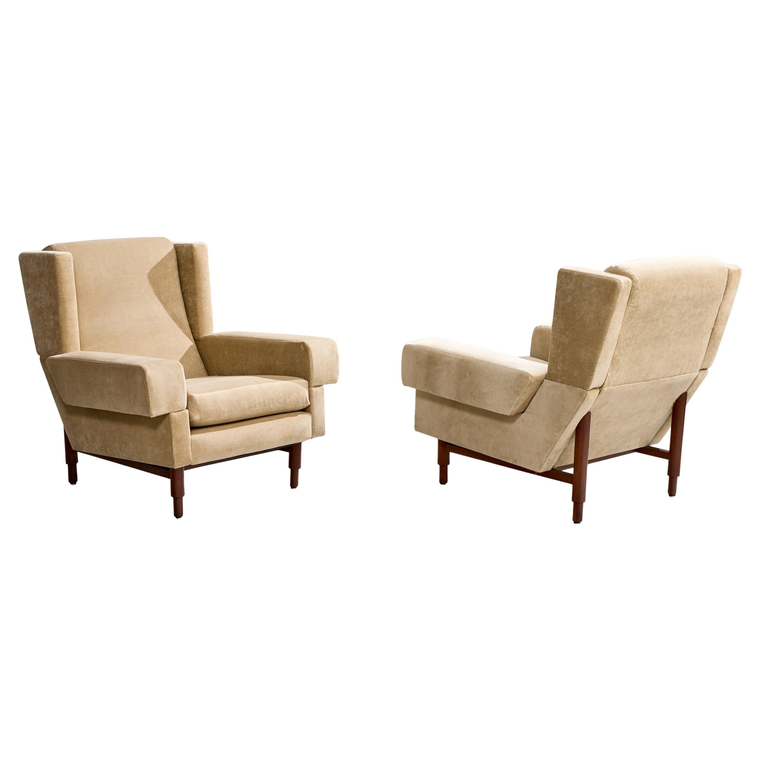 Italian Designer, Lounge Chairs, Velvet, Wood, Italy, 1950s