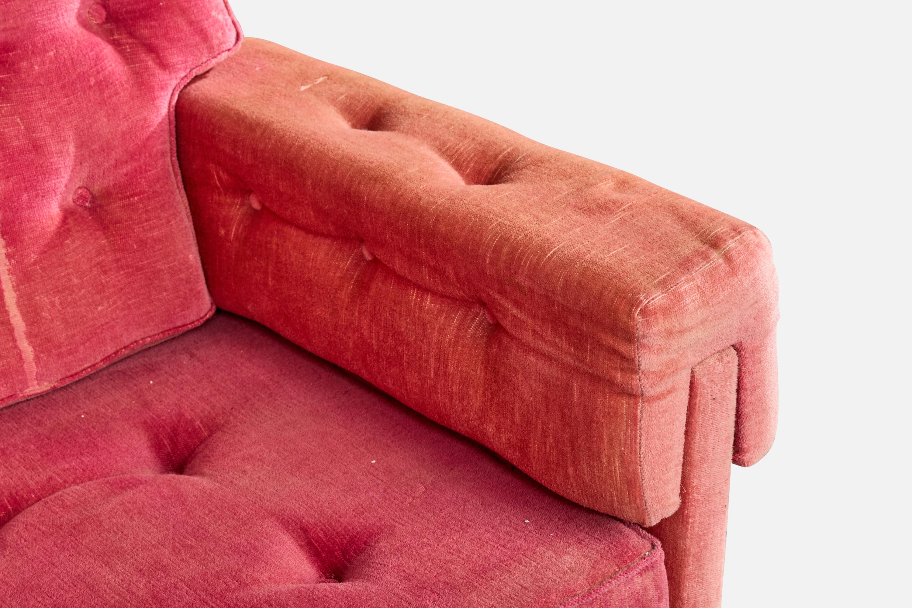 Designer italien, fauteuils de salon, velours, bois, Italie, années 1960 en vente 4