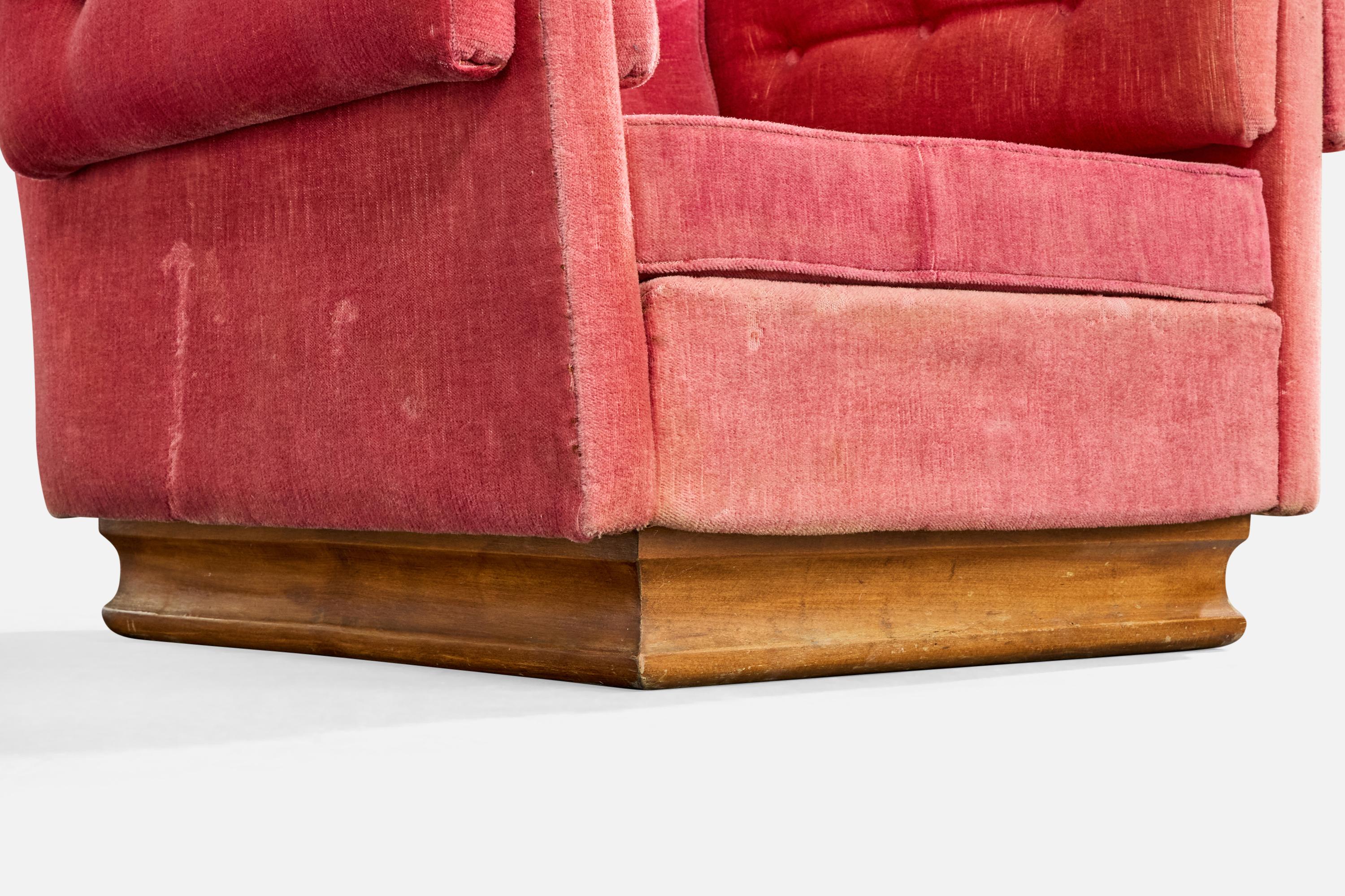 Designer italien, fauteuils de salon, velours, bois, Italie, années 1960 en vente 6