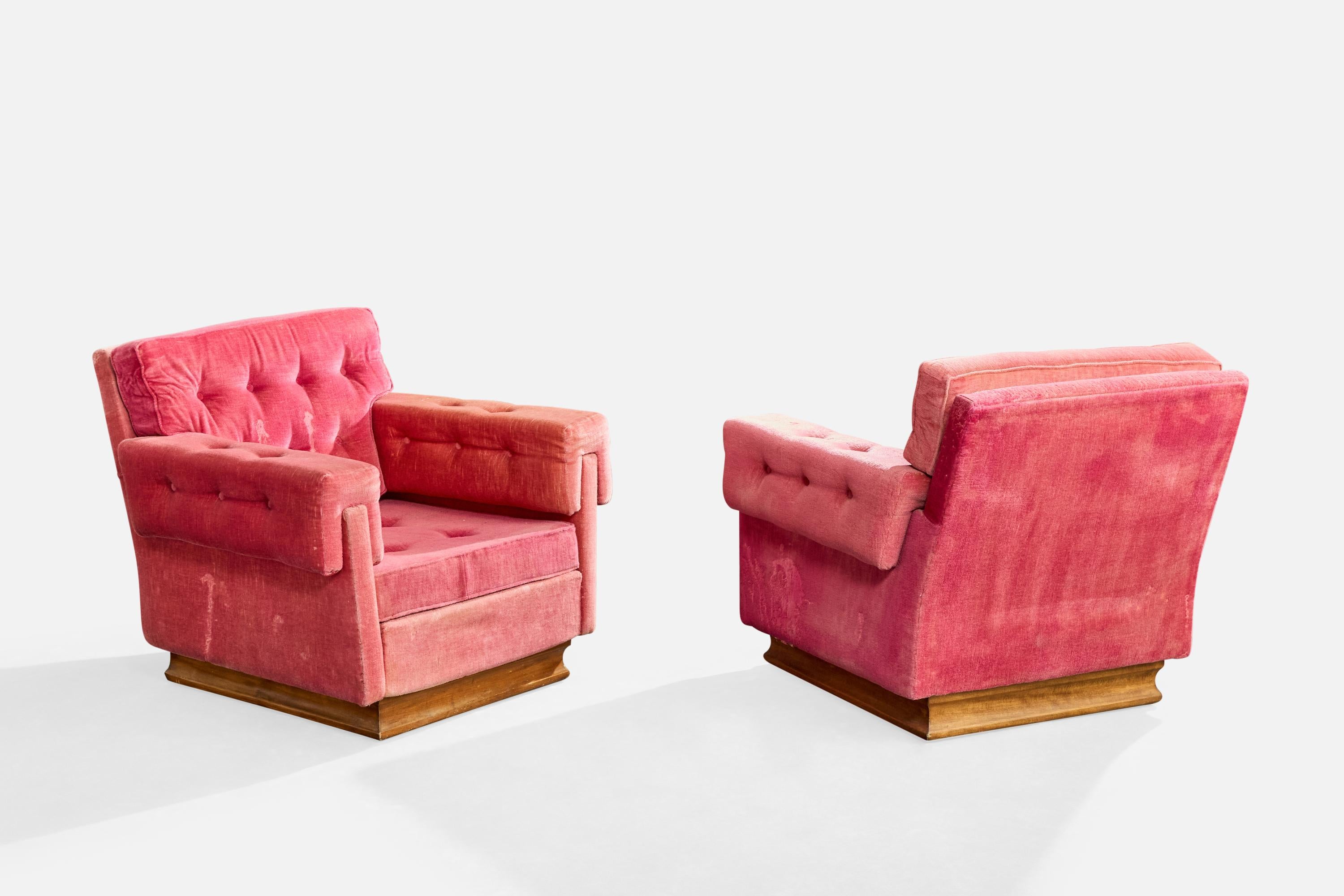 Mid-Century Modern Designer italien, fauteuils de salon, velours, bois, Italie, années 1960 en vente