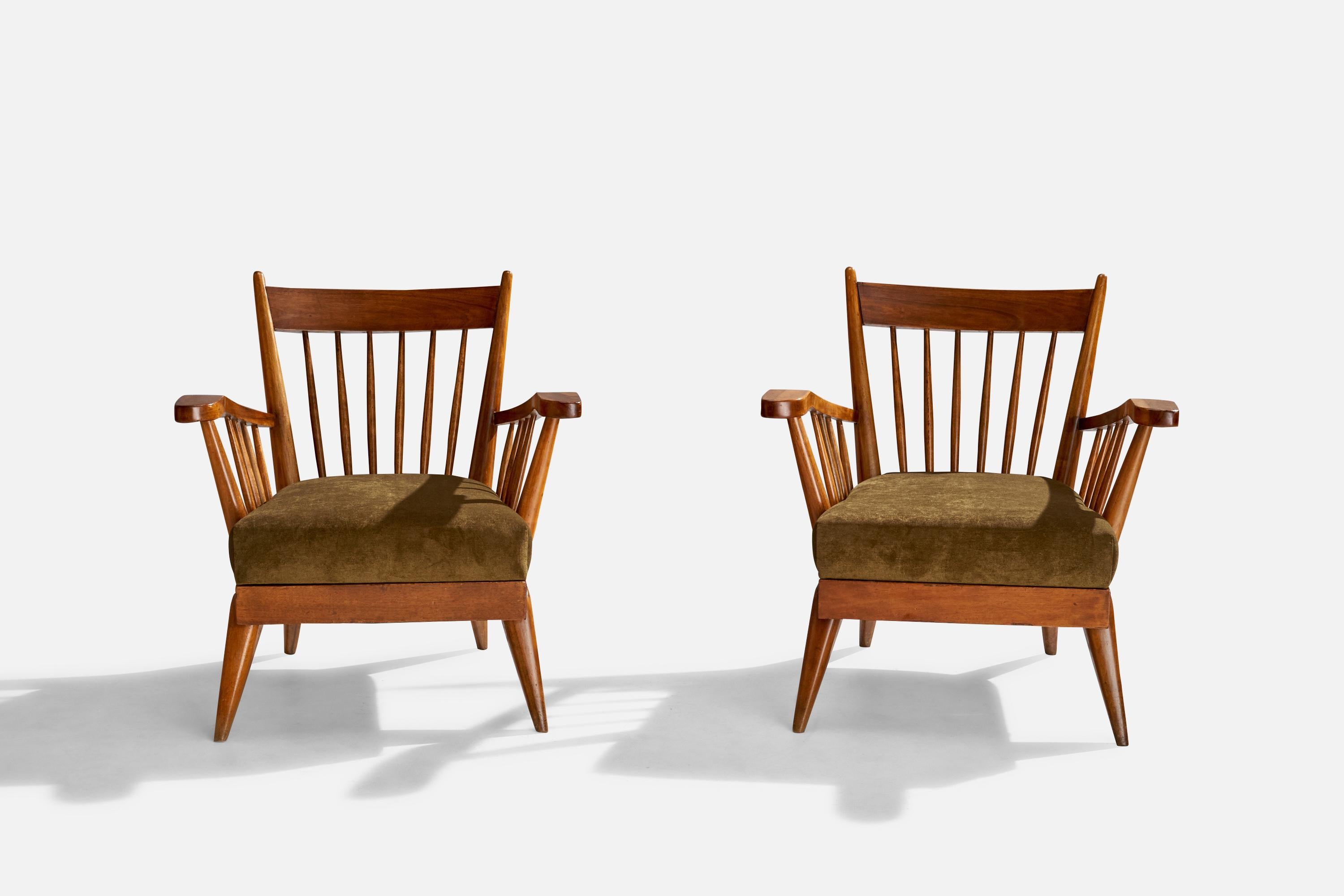 Diseñador italiano, Sillas de salón, Nogal, Terciopelo, Italia, Década de 1940 en venta 1
