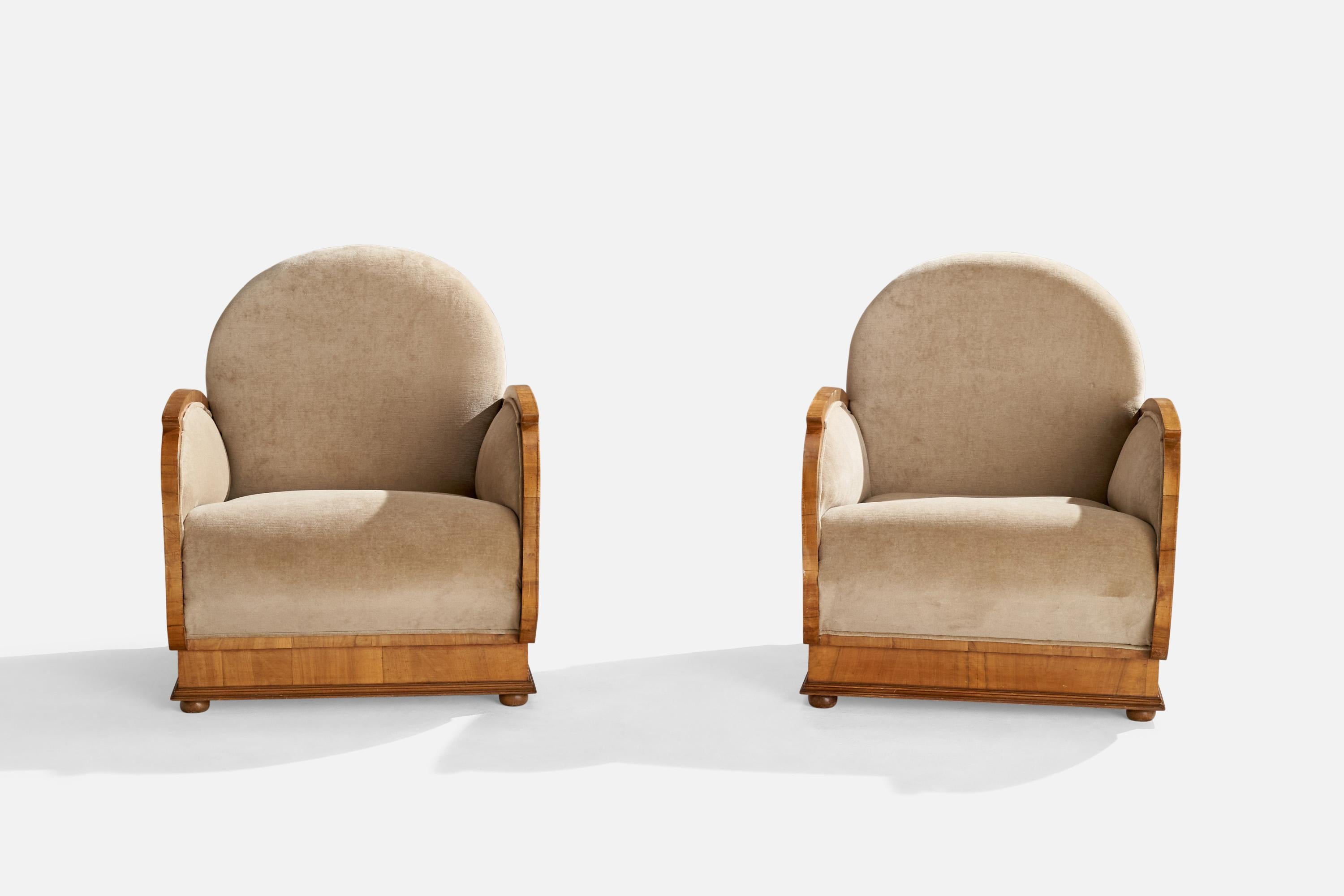 Italian Designer, Lounge Chairs with Ottomans, Walnut, Velvet, Italy, 1930s For Sale 5