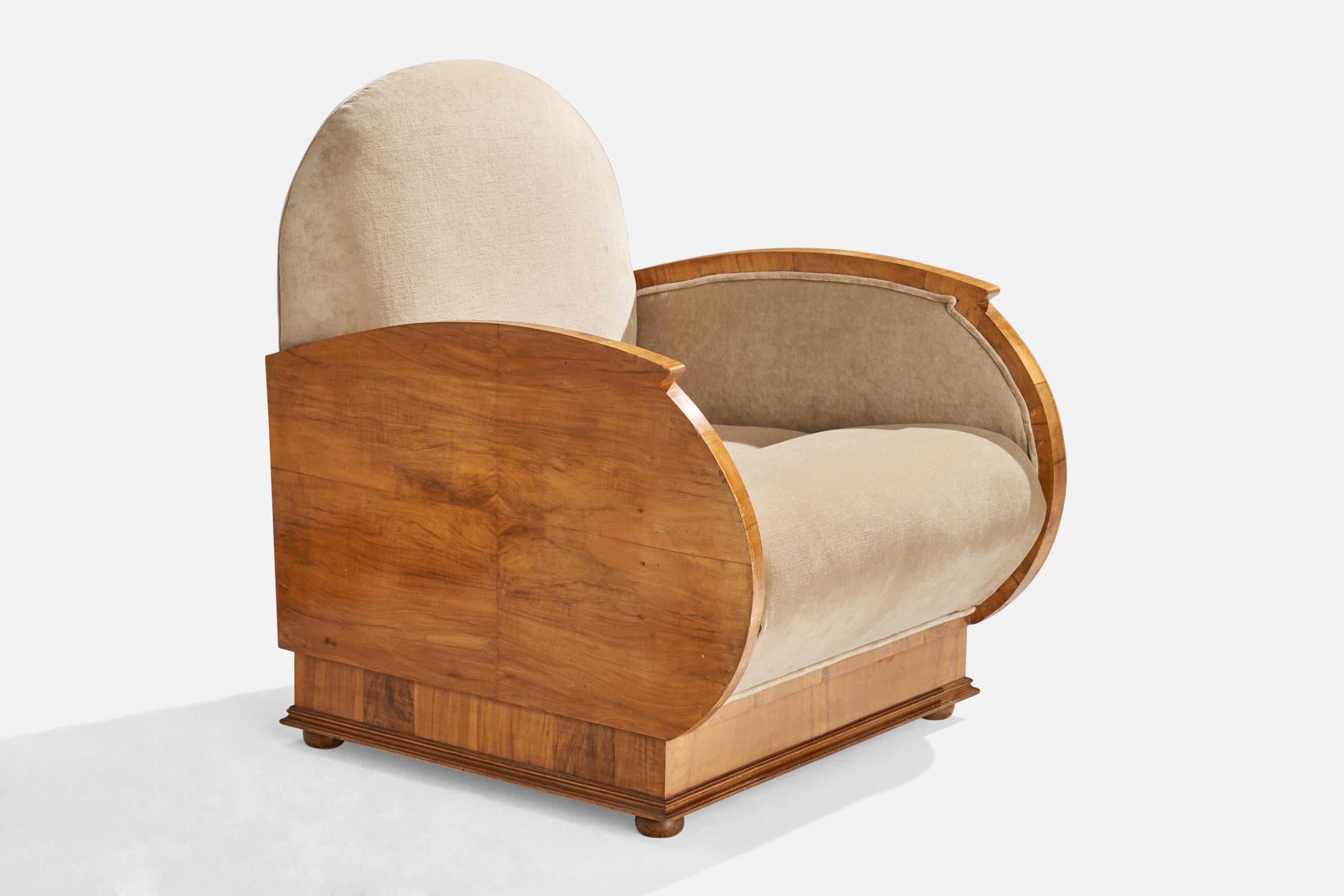 Italian Designer, Lounge Chairs with Ottomans, Walnut, Velvet, Italy, 1930s For Sale 6