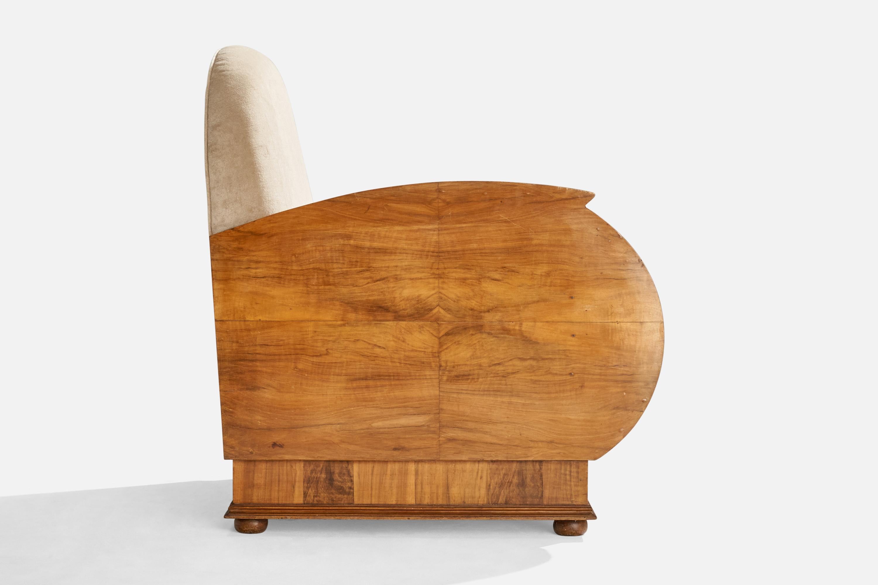 Italian Designer, Lounge Chairs with Ottomans, Walnut, Velvet, Italy, 1930s For Sale 7