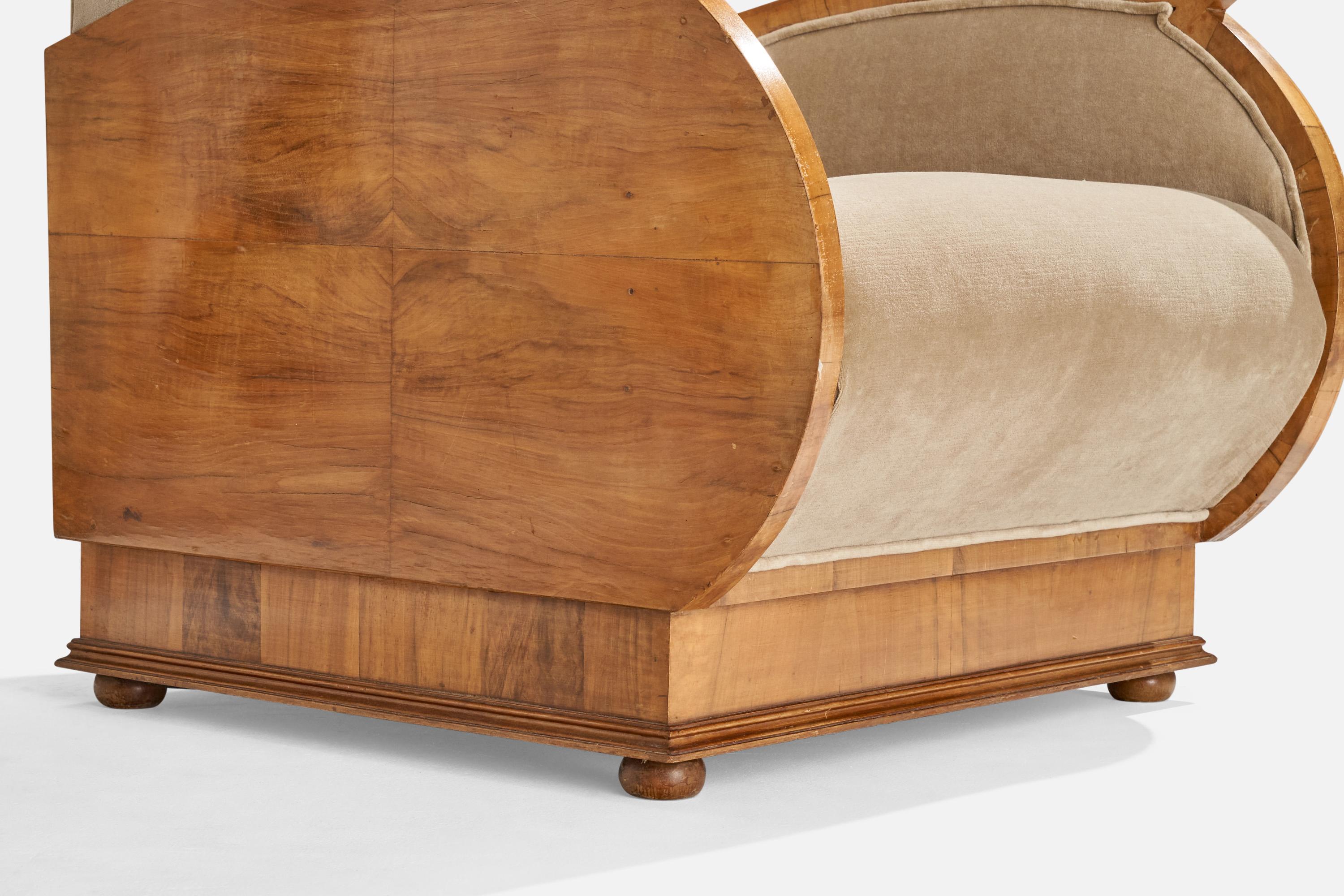 Italian Designer, Lounge Chairs with Ottomans, Walnut, Velvet, Italy, 1930s For Sale 2