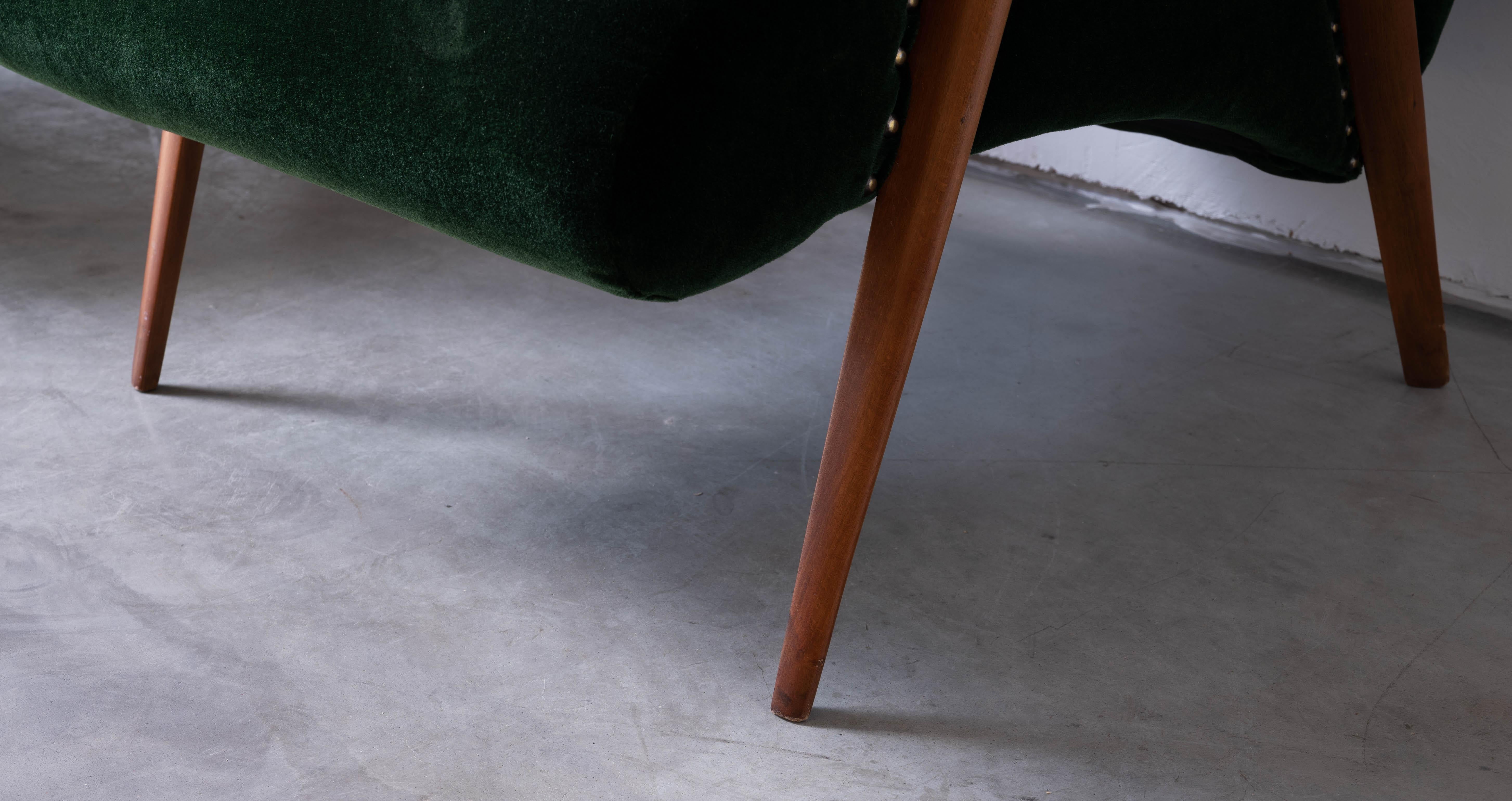 Italian Designer, Lounge Chairs, Wood, Green Velvet, Italy, 1940s 1
