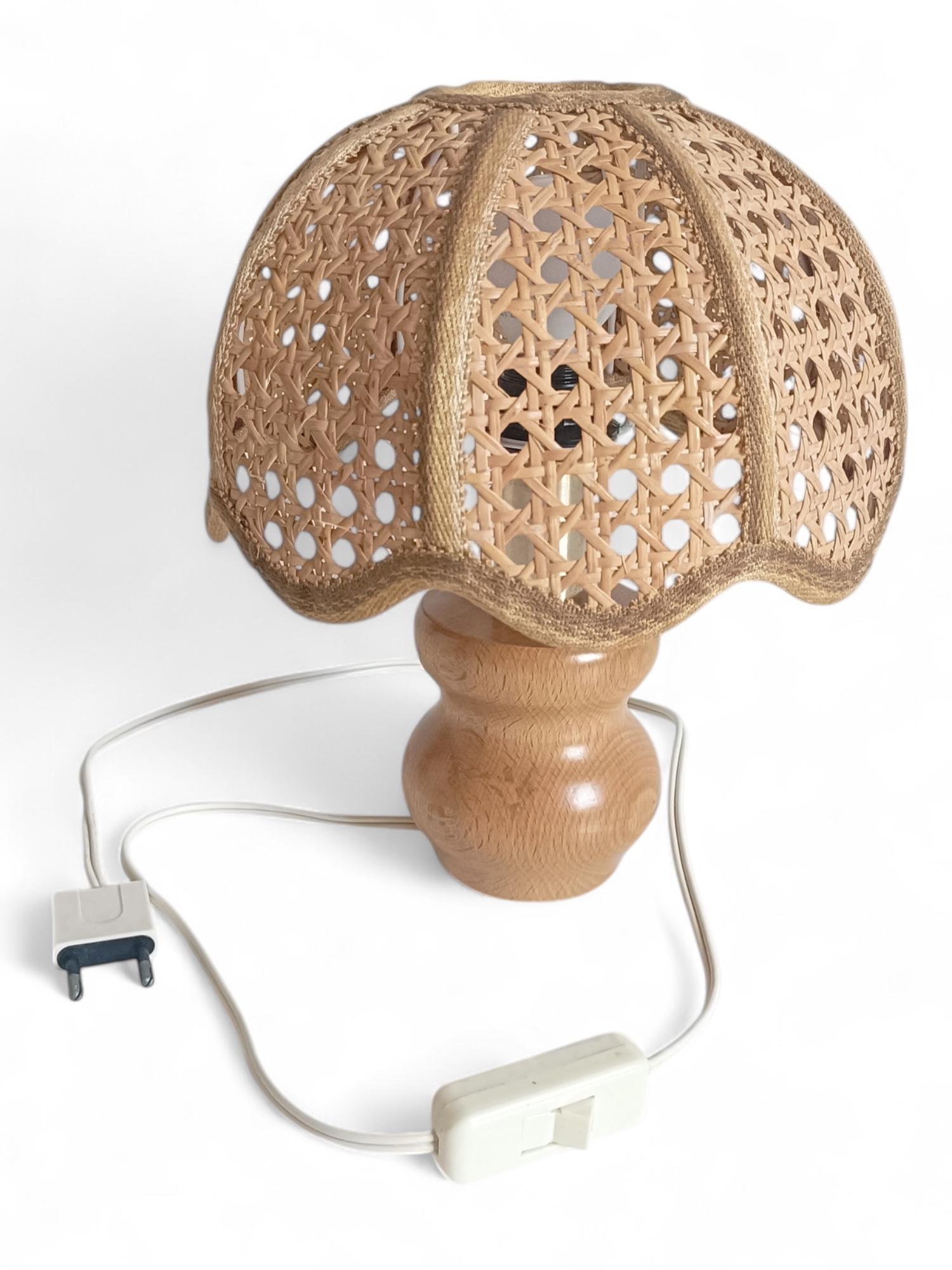 Lampe de table en bois de pin et canne de designer italien du milieu du siècle, années 1970 en vente 3
