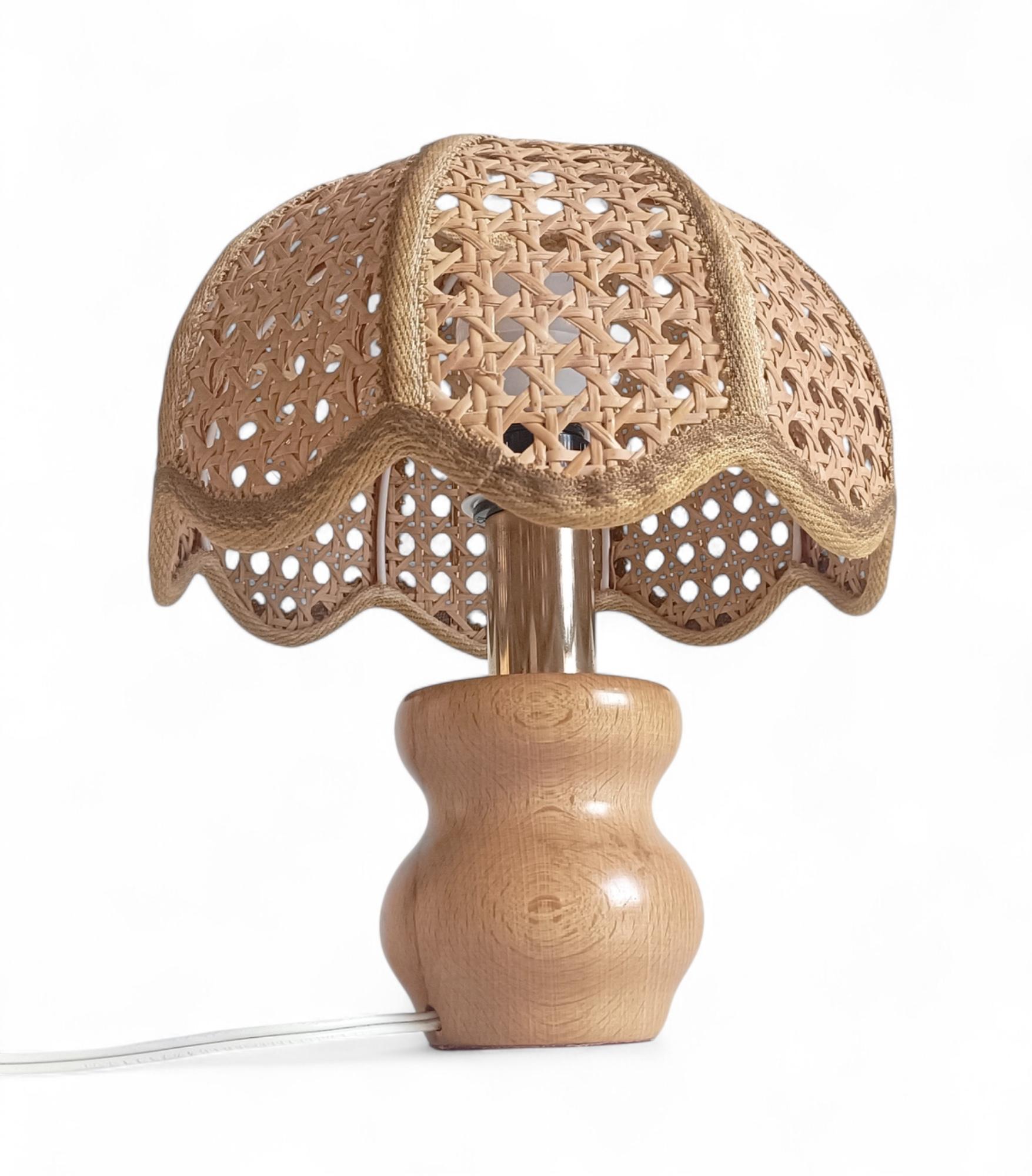 Lampe de table en bois de pin et canne de designer italien du milieu du siècle, années 1970 en vente 7