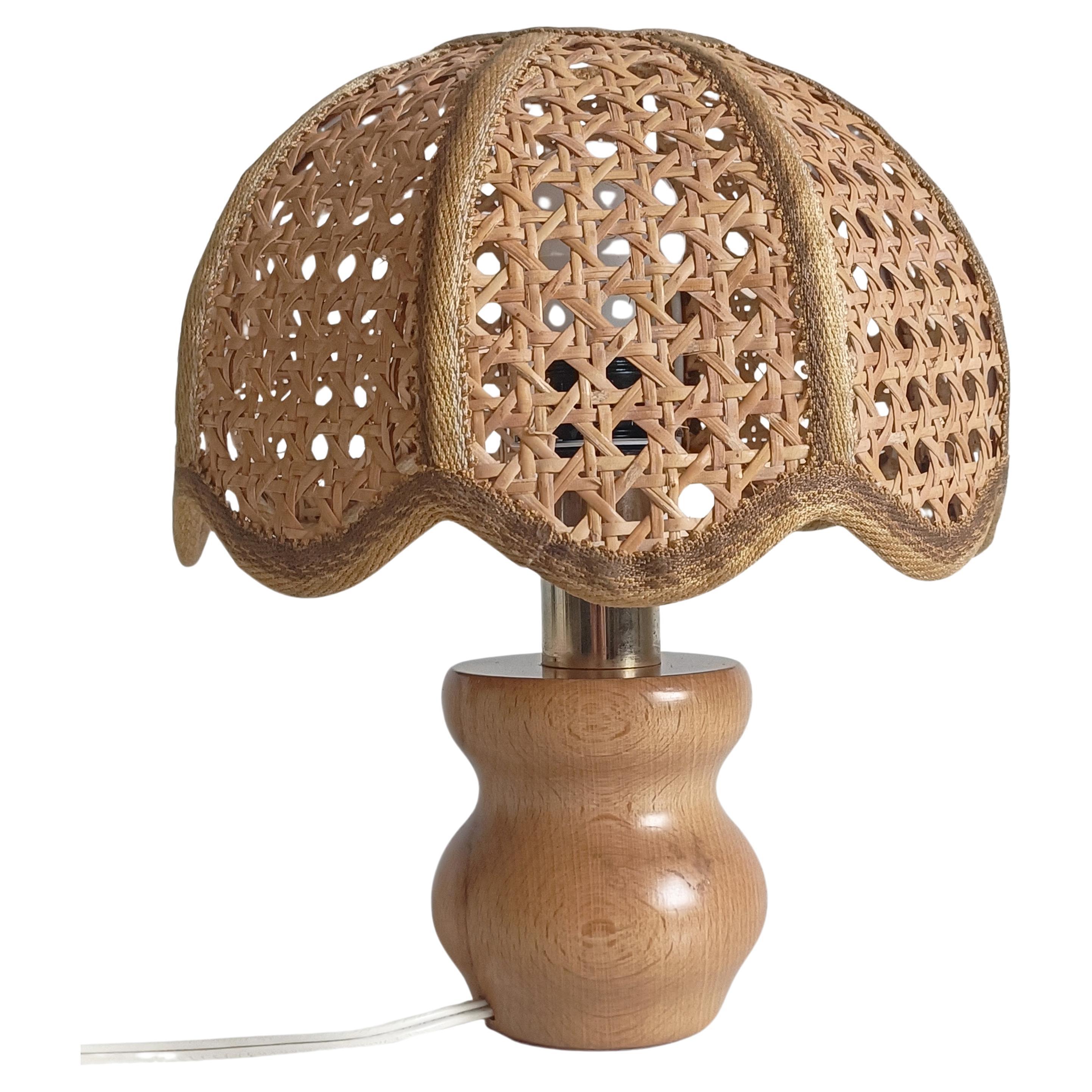 Lampe de table en bois de pin et canne de designer italien du milieu du siècle, années 1970 en vente