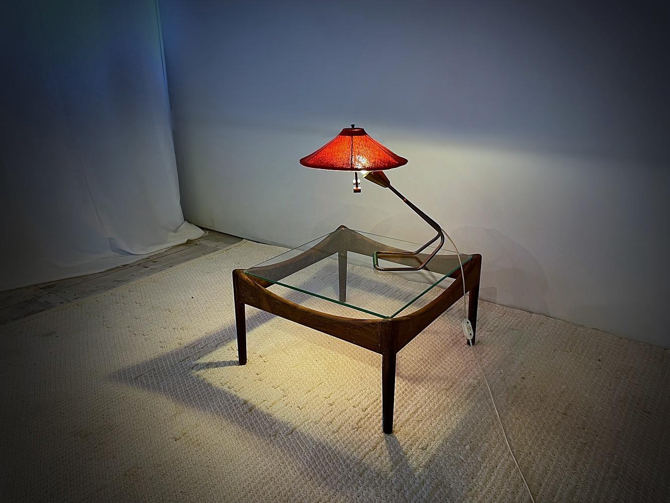 Ferronnerie Lampe de table en laiton de designer italien moderne du milieu du siècle, années 1950, Italie en vente
