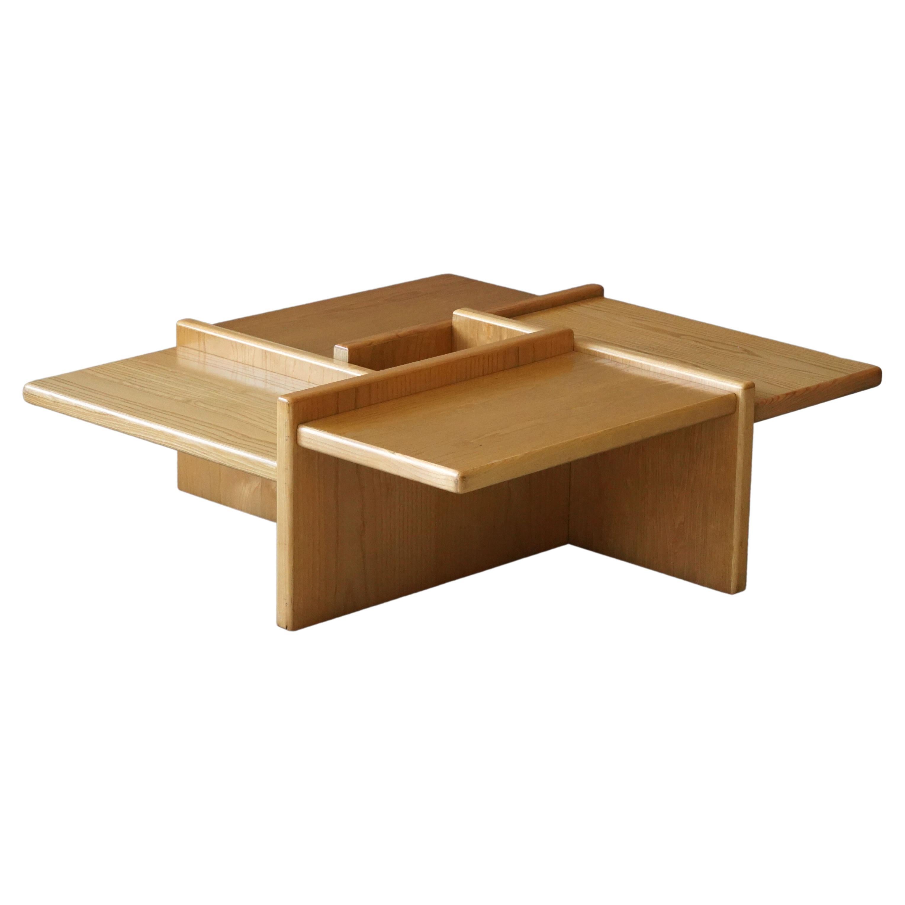 Italian Designer, Minimalist Coffee Table, Solid Oak, Italy, 1970s