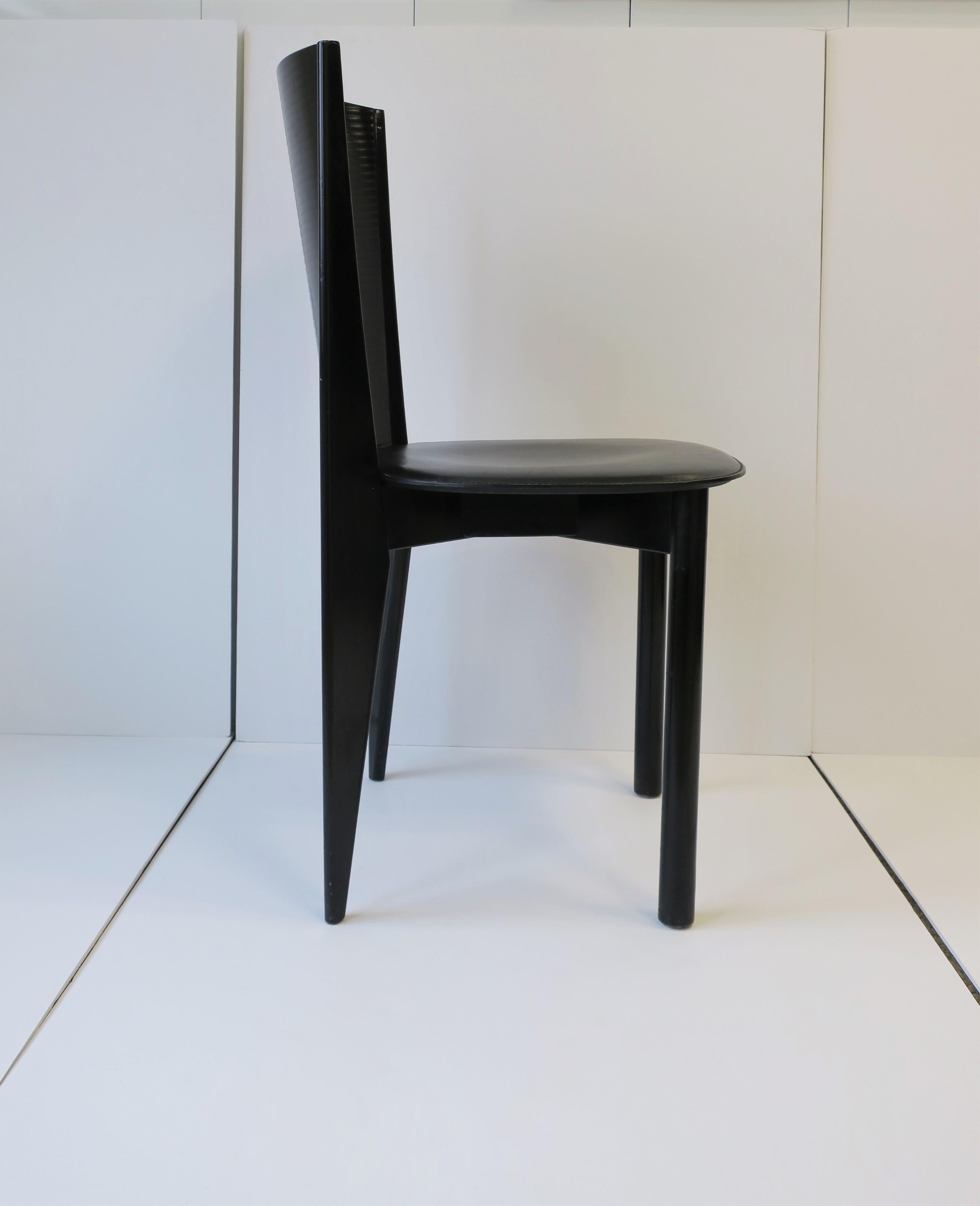 Italian Designer Postmodern Black Lacquer Wood and Leather Side Chair For Sale 2