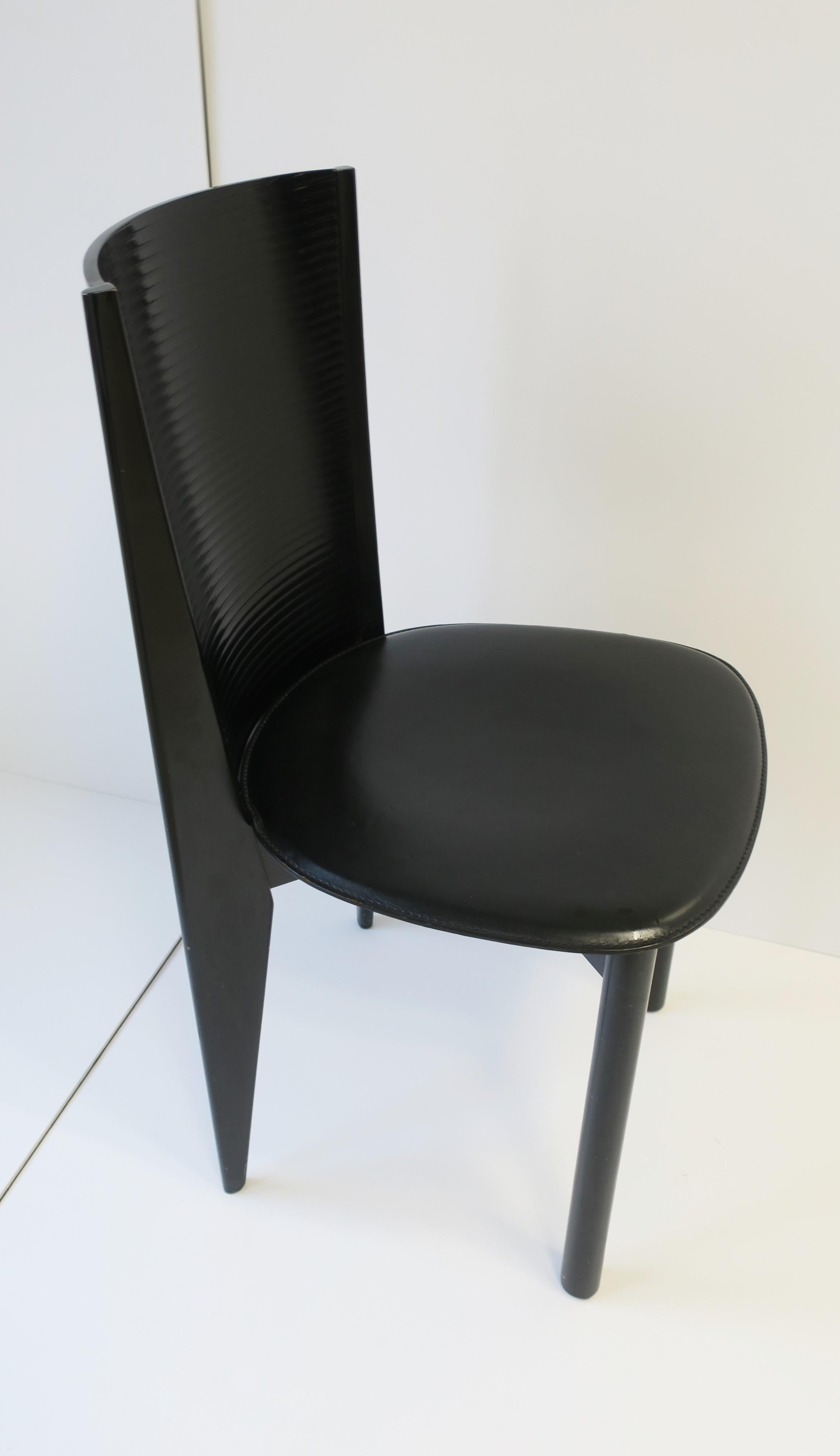 Late 20th Century Italian Designer Postmodern Black Lacquer Wood and Leather Side Chair  For Sale