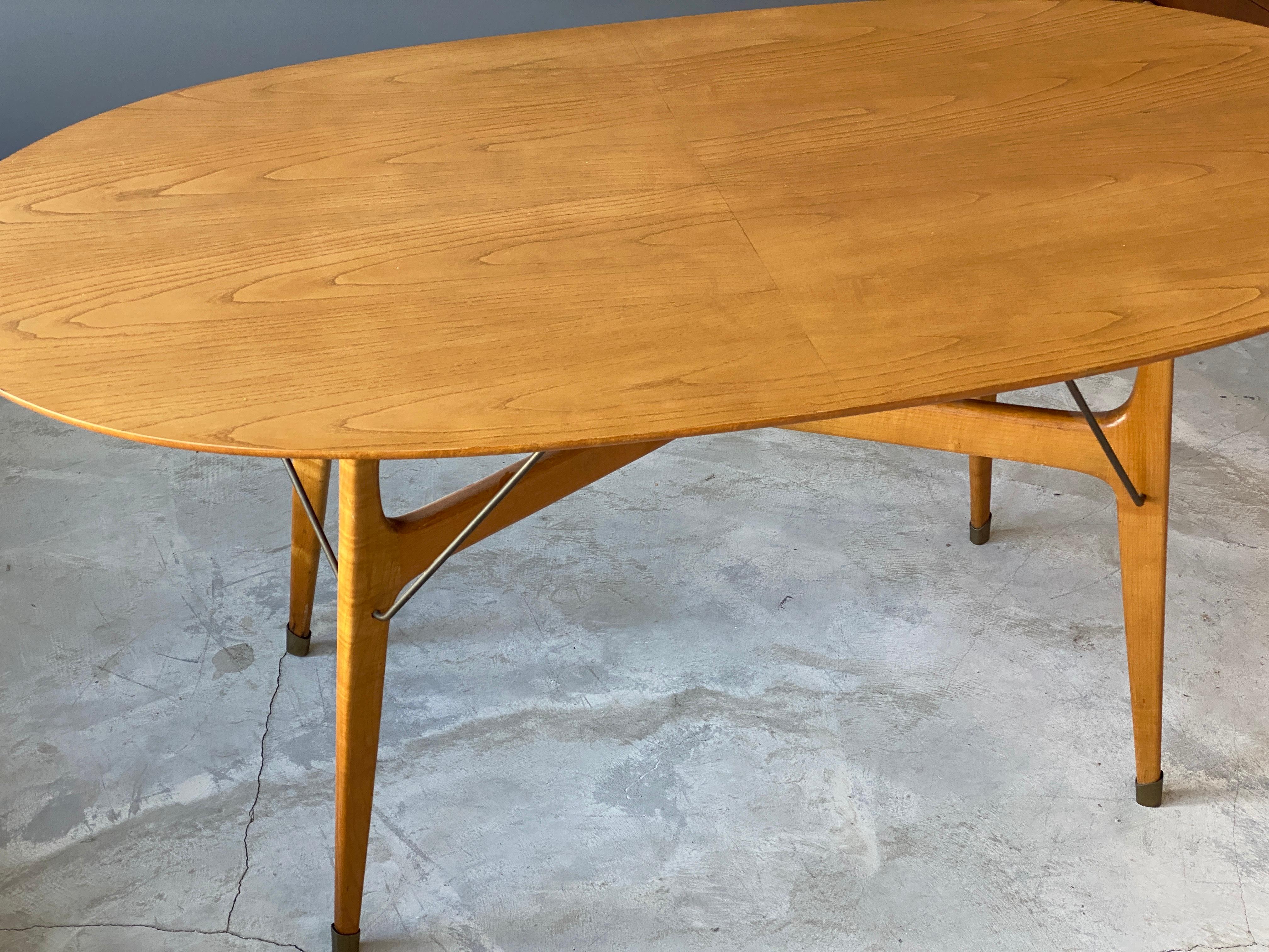 Mid-Century Modern Italian Designer, Modernist Dinette Table, Light Beech, Brass, Italy, 1950s For Sale