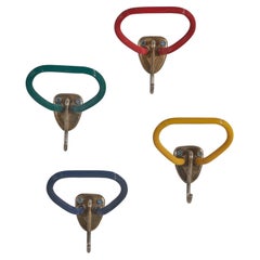 Designer italiano, set di appendiabiti multicolore, metallo, gomma, Italia, anni '40