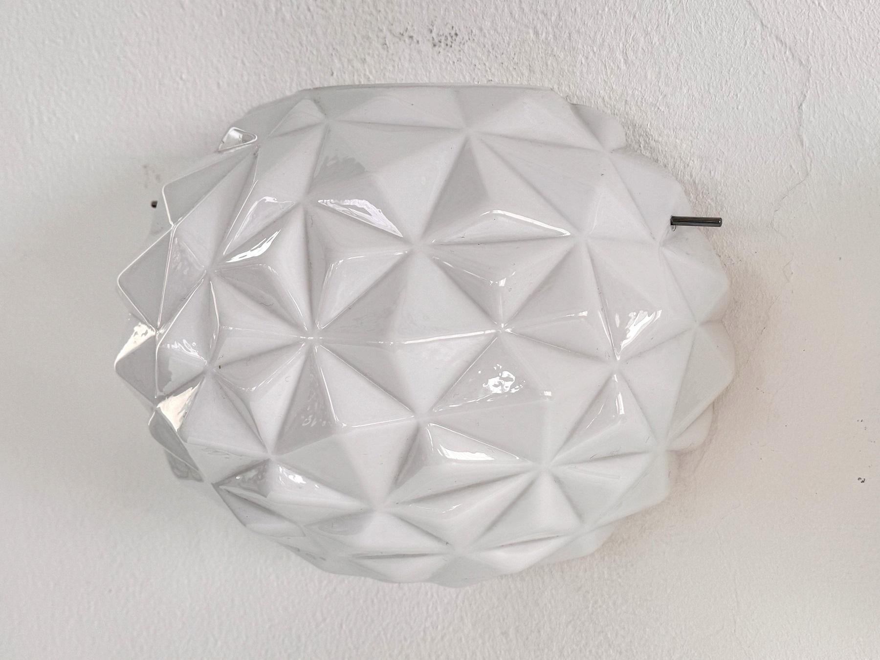 Italian Designer Murano Glass Wall Sconces in Modern Geometric Shape, 1990 For Sale 4