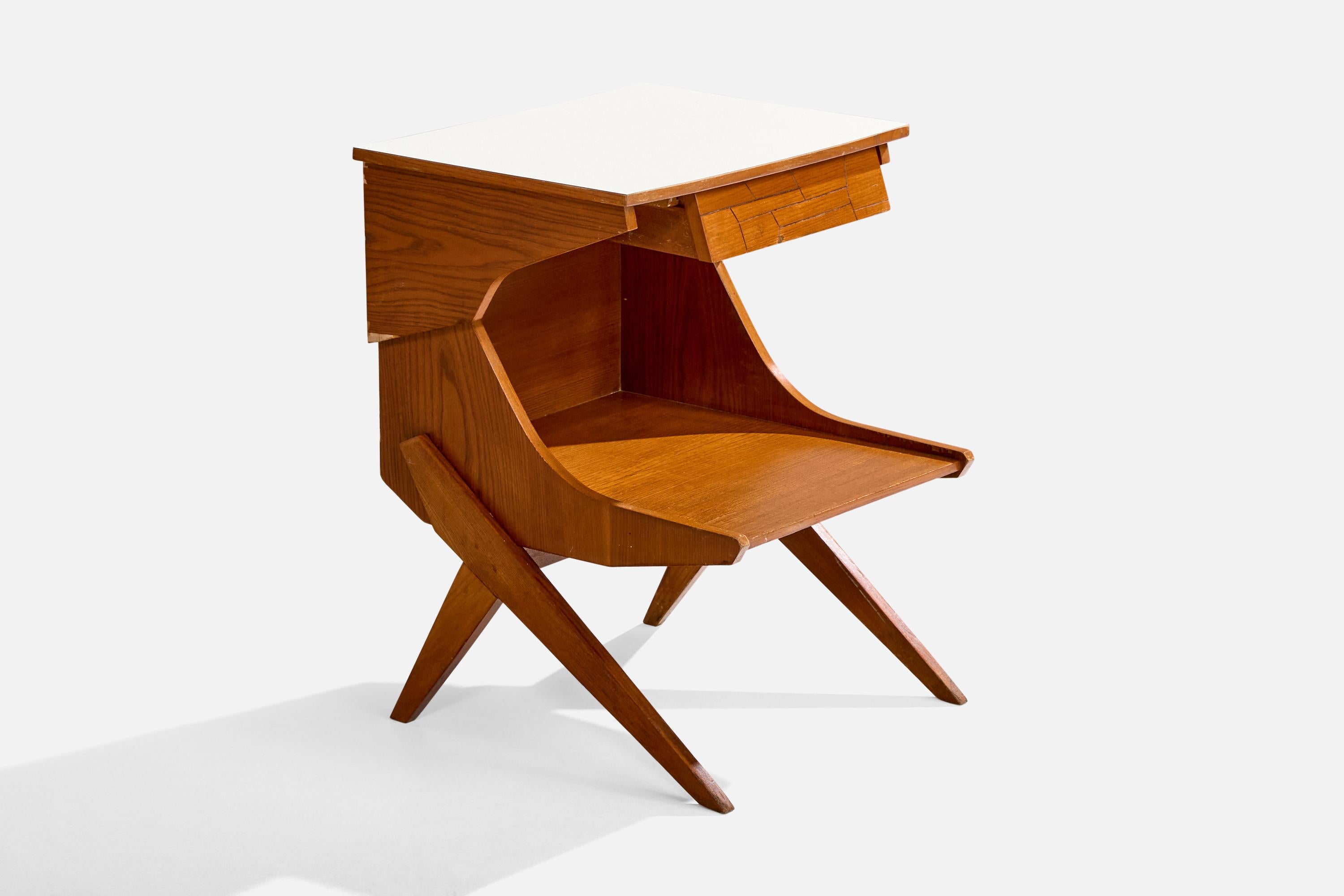Milieu du XXe siècle Designer italien, tables de nuit, teck, formica, Italie, années 1950 en vente