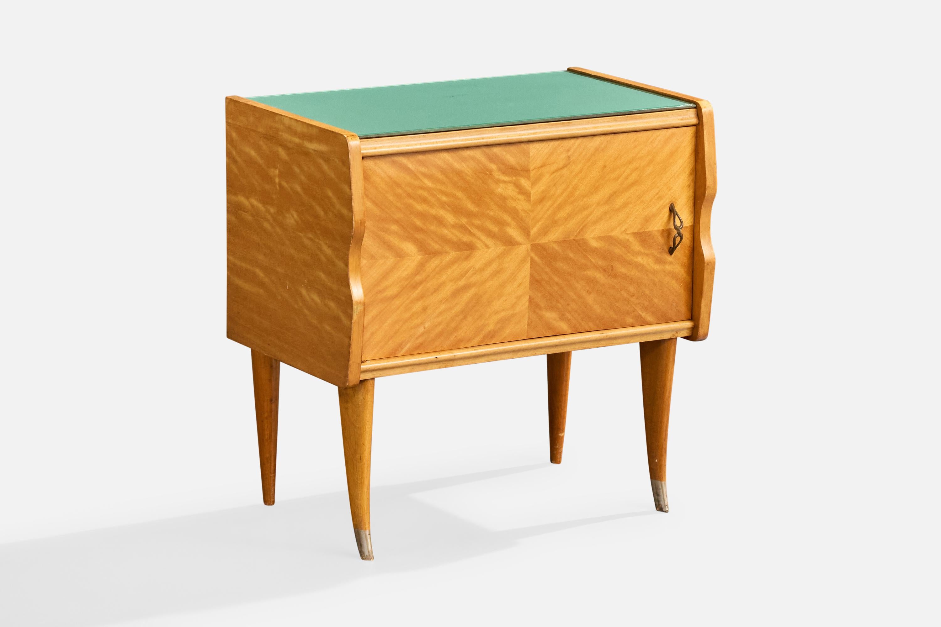 Milieu du XXe siècle Designer italien, tables de nuit, Wood, verre, laiton, Italie, années 1940 en vente