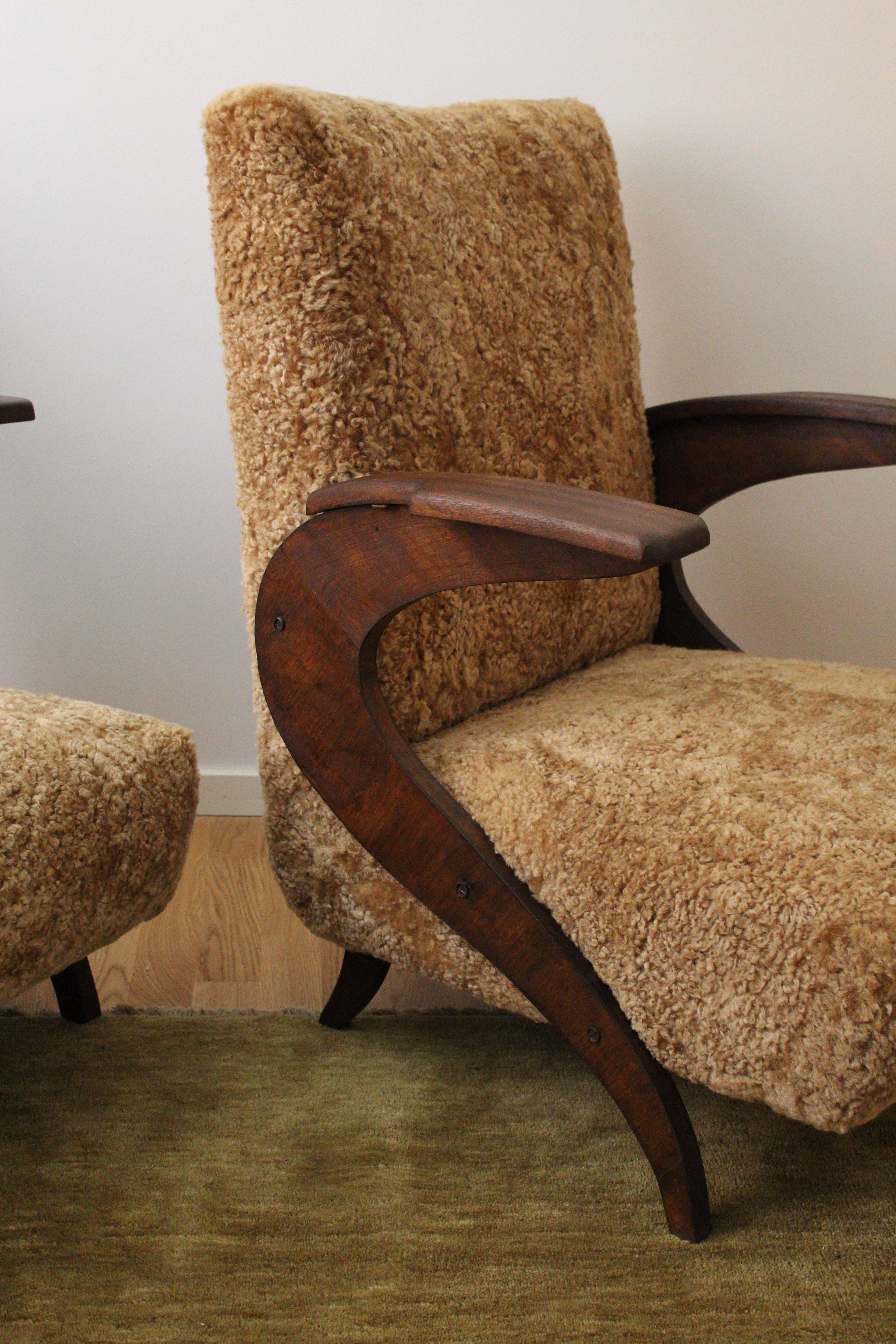 Italian Designer, Organic Lounge Chairs, Sheepskin, Stained Wood, Italy, 1940s In Good Condition In High Point, NC