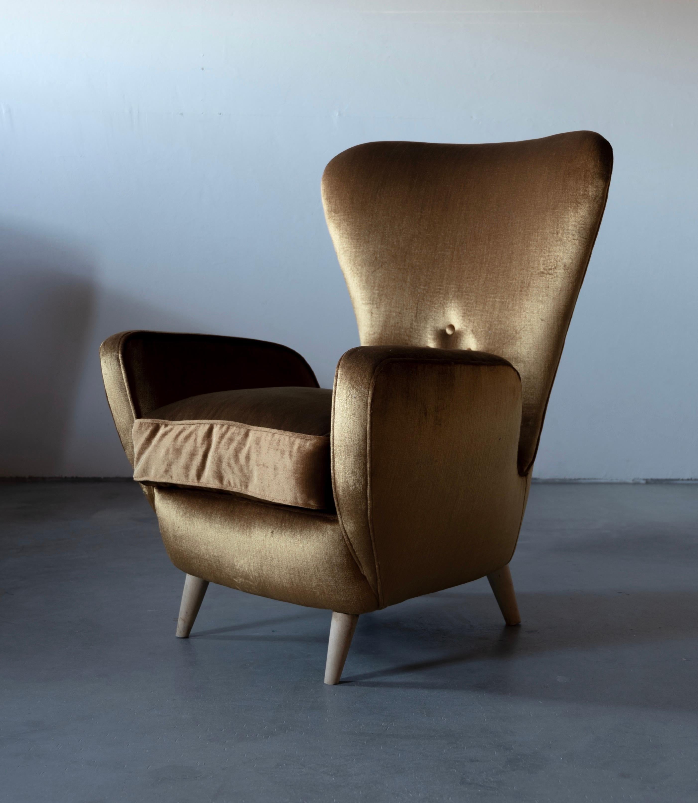 Mid-20th Century Italian Designer, Organic Lounge Chairs, Yellow Gold Fabric, Wood, Italy, 1950s