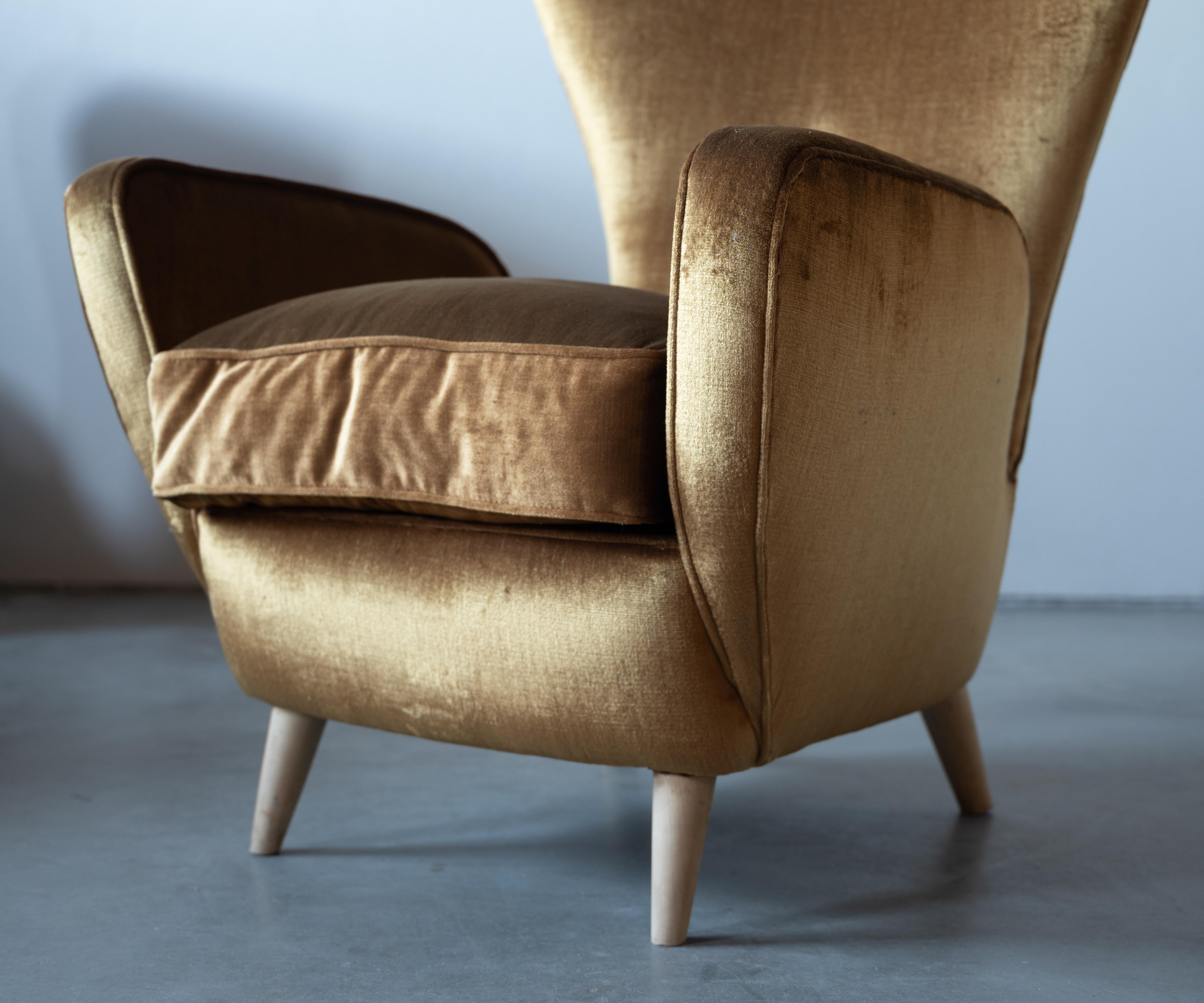 Italian Designer, Organic Lounge Chairs, Yellow Gold Fabric, Wood, Italy, 1950s 1